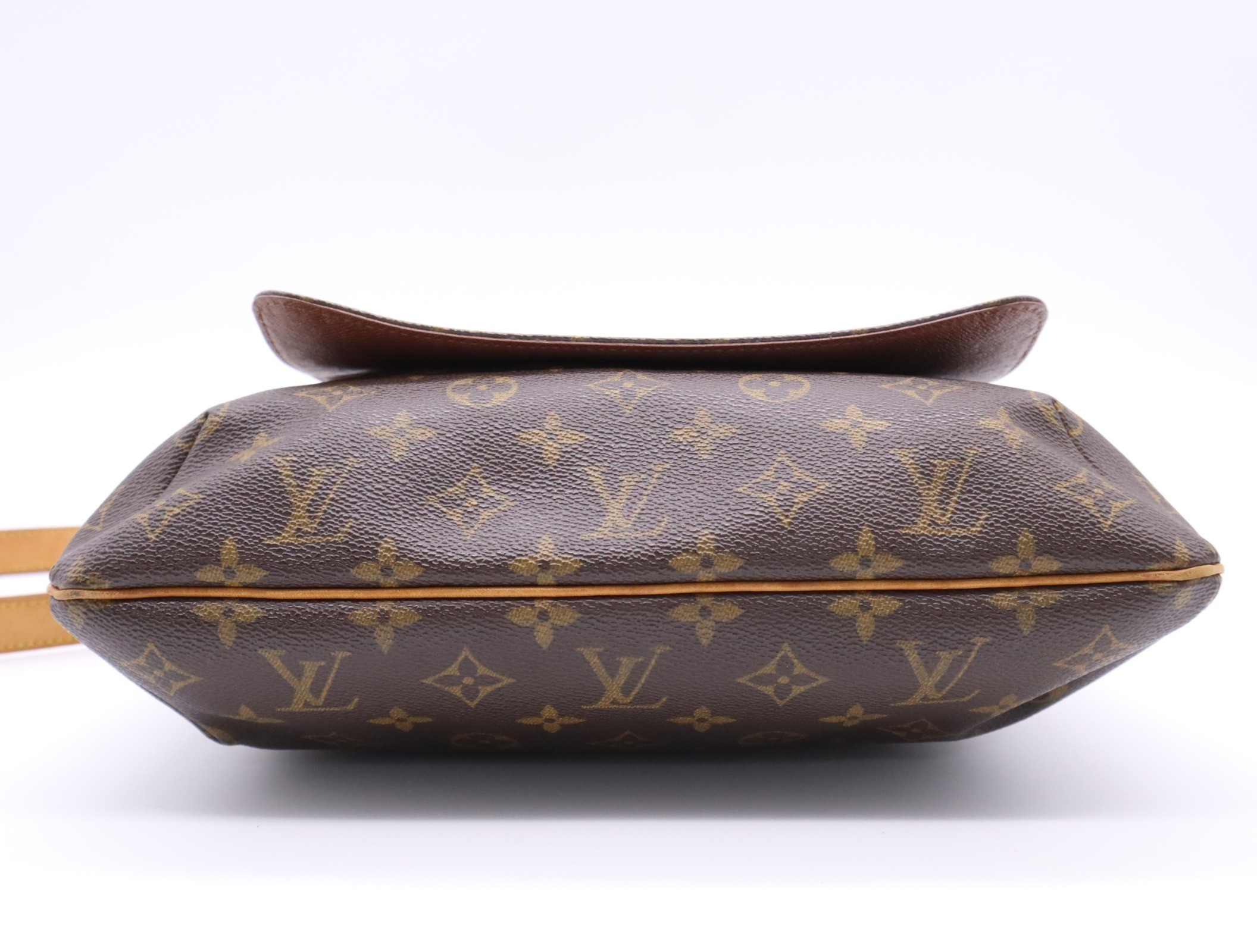 Musette — view 4