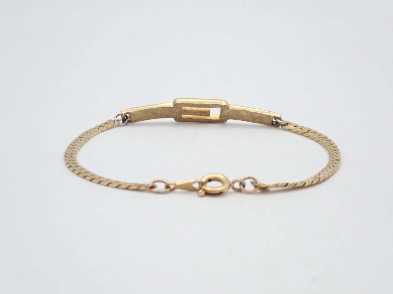 Gold bracelet, wrist size approximately 17cm — view 2