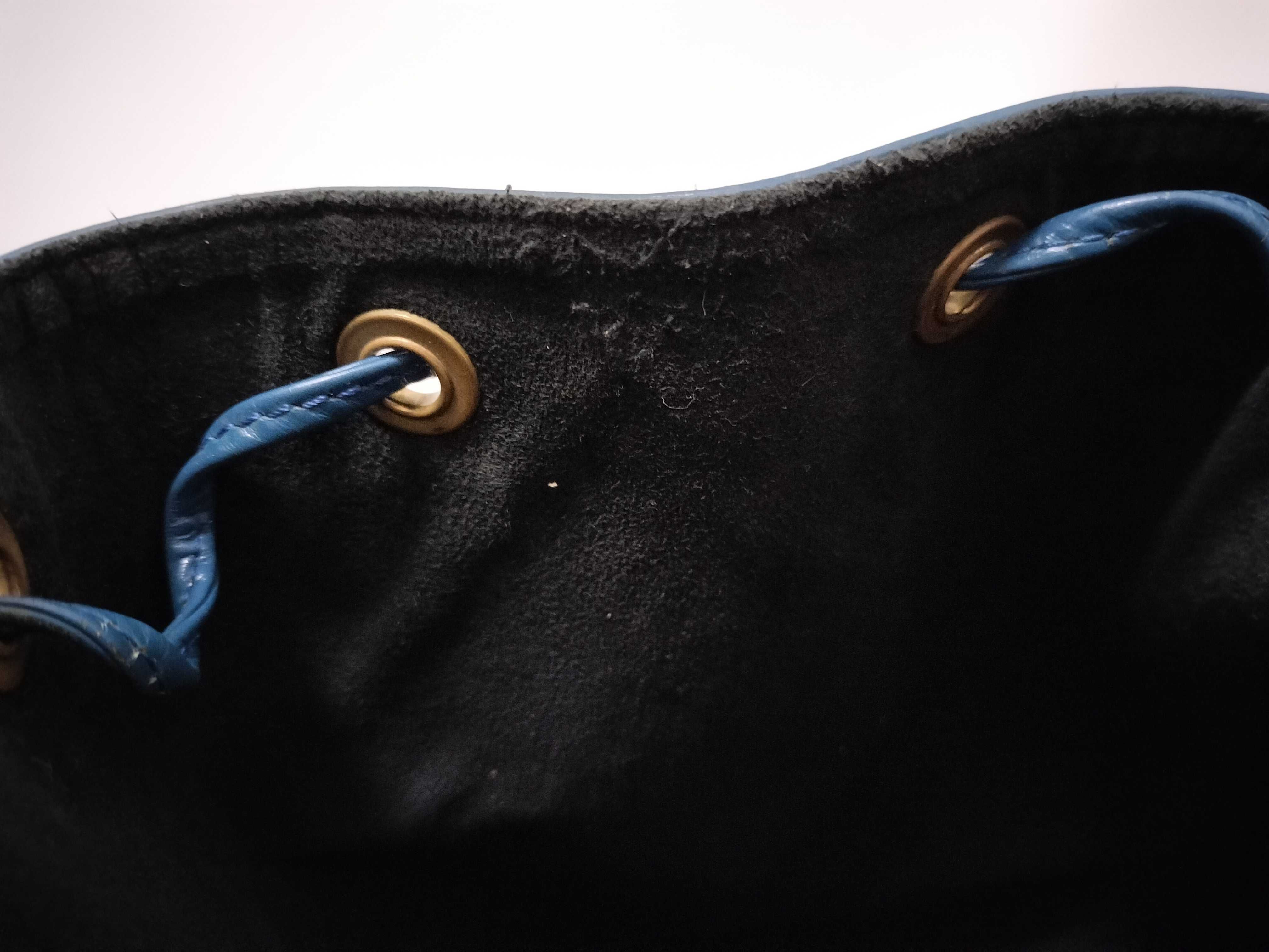 Epi Petit Noé Shoulder Bag — view 15