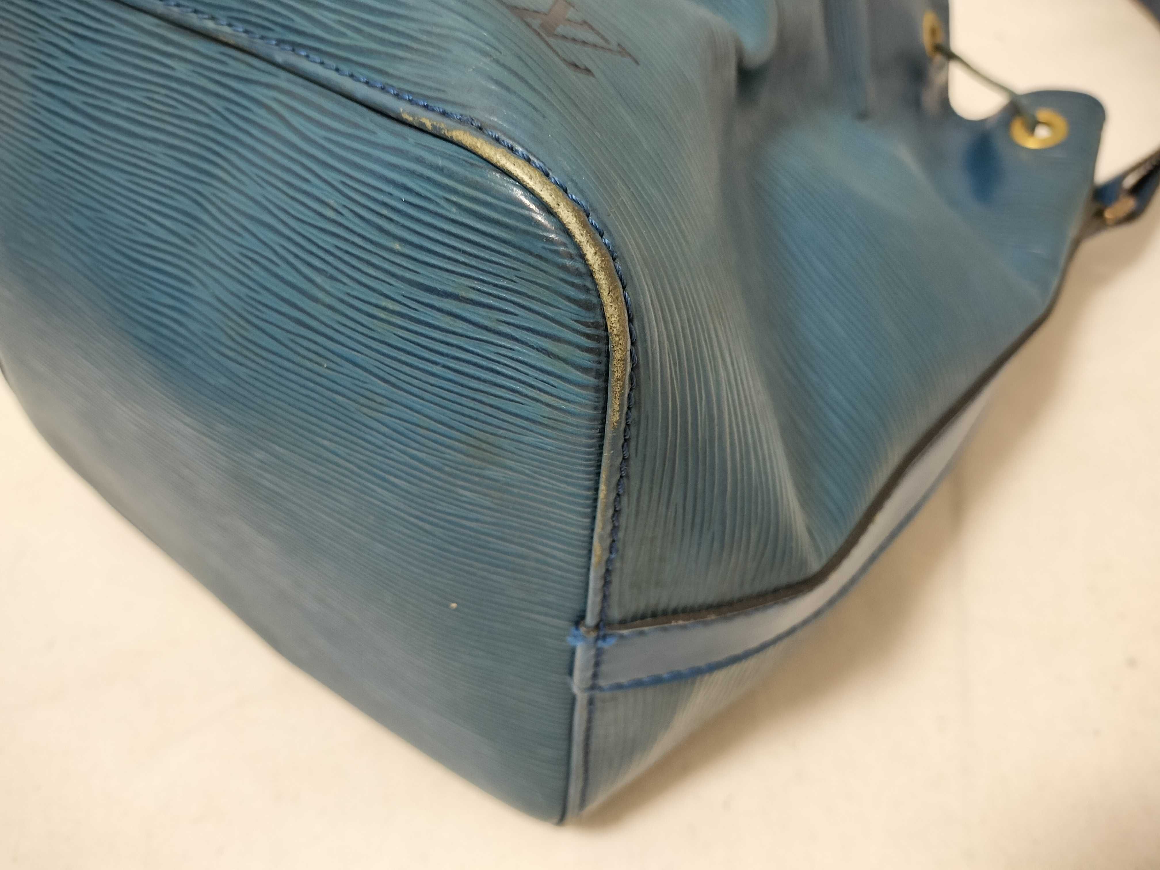 Epi Petit Noé Shoulder Bag — view 6