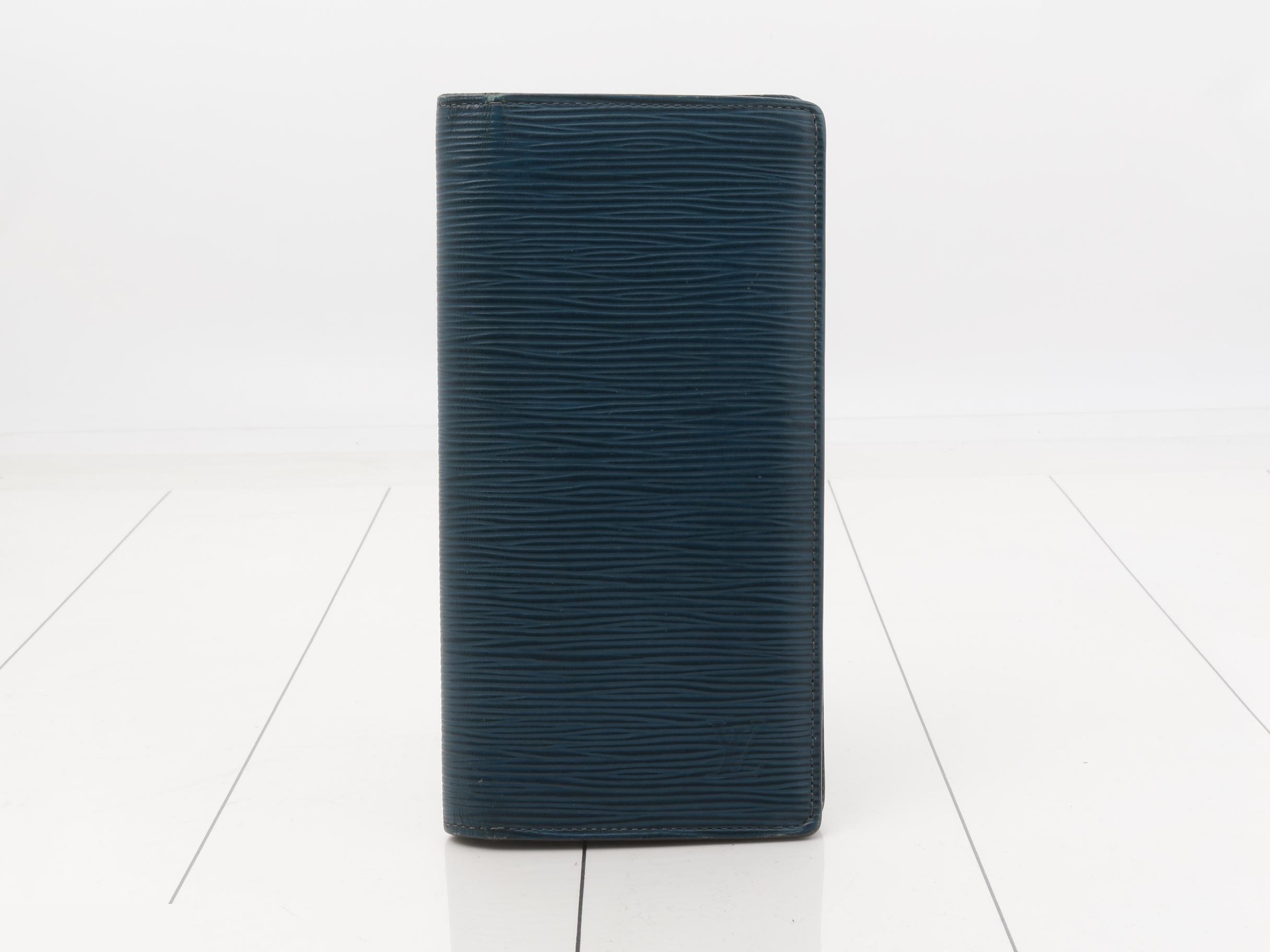 M60616 Portefeuille Brazza Blue Celeste CA2174