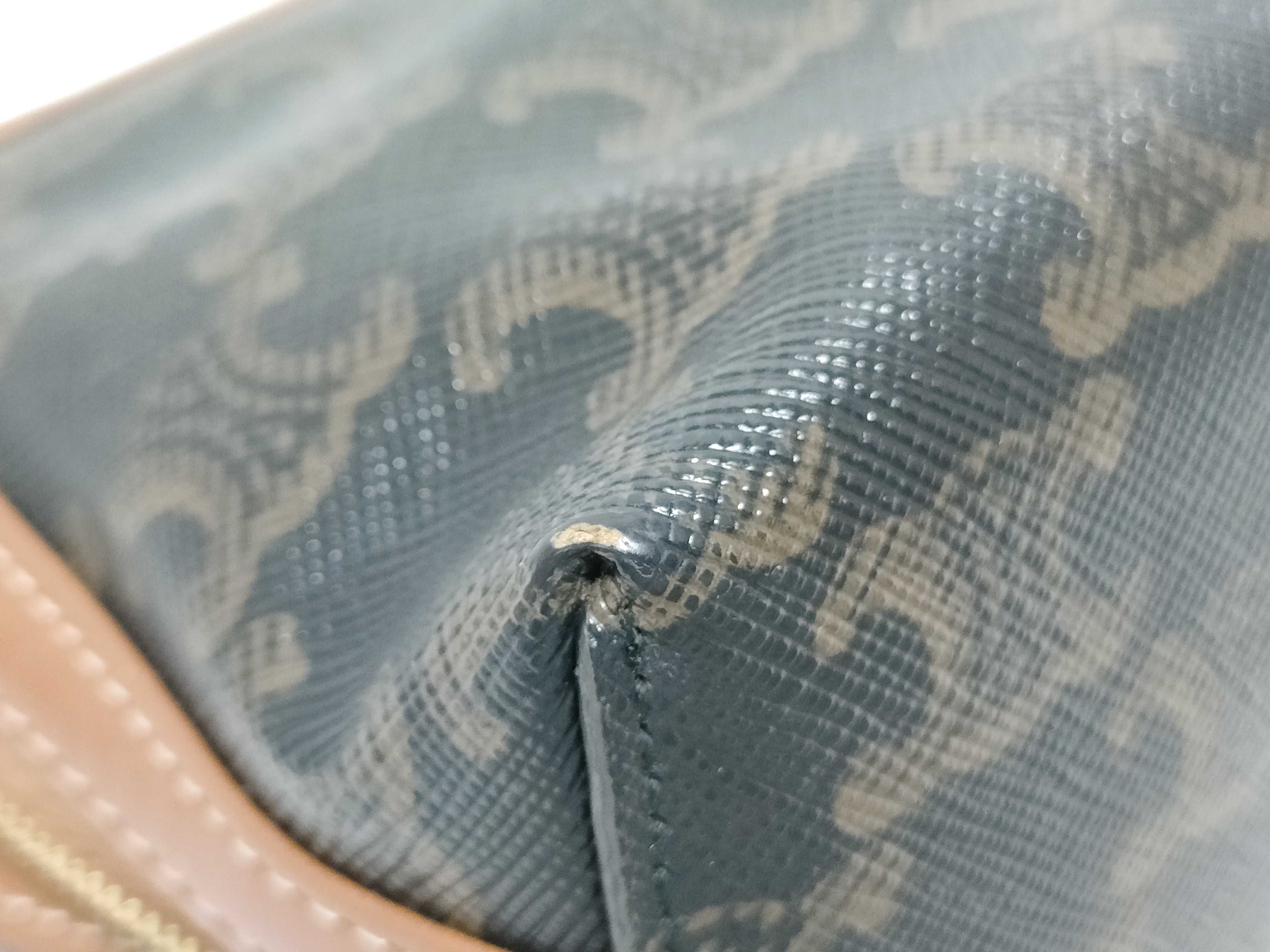 Triomphe PVC Chain Shoulder Bag — view 11