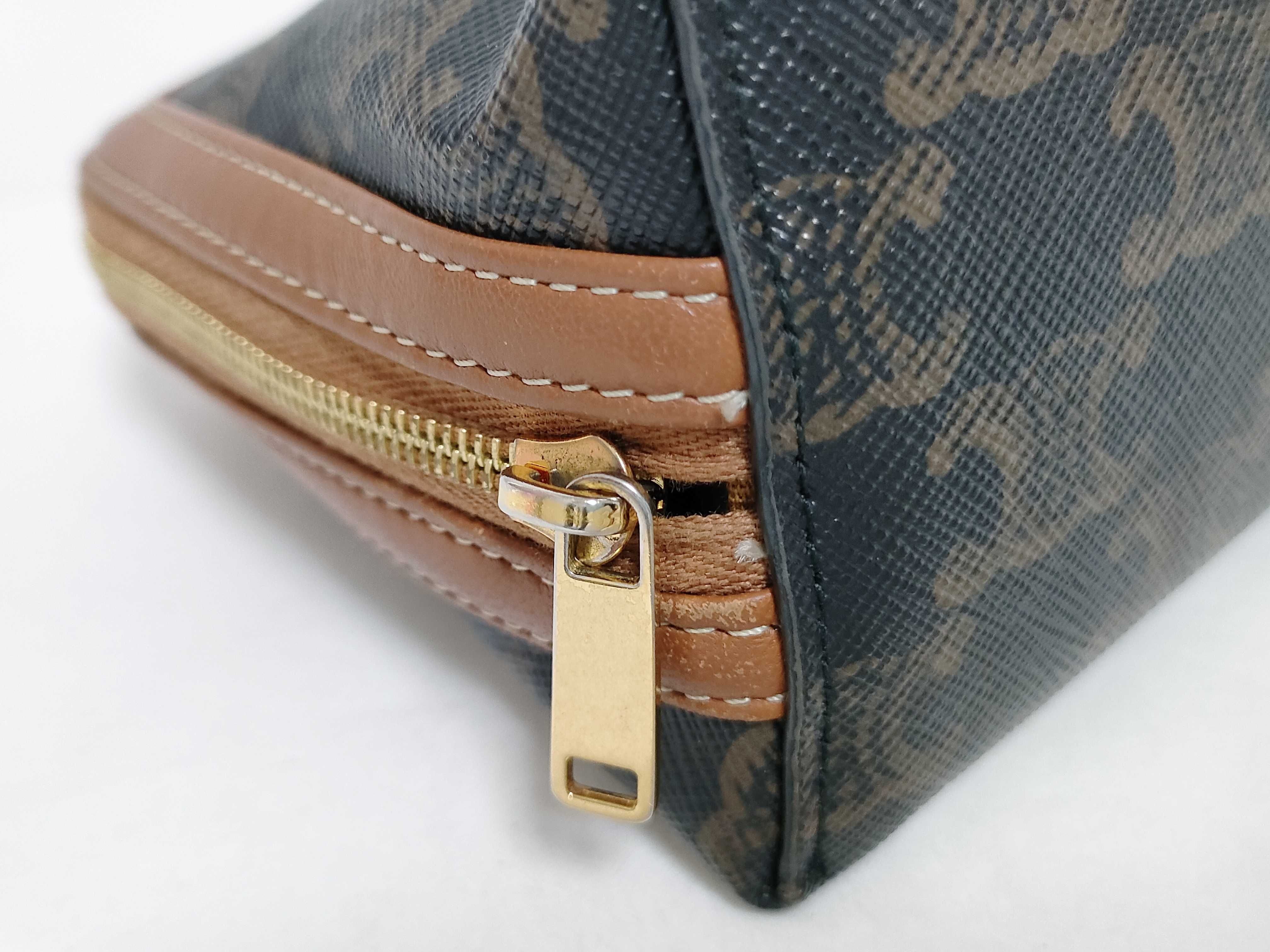 Triomphe PVC Chain Shoulder Bag — view 13