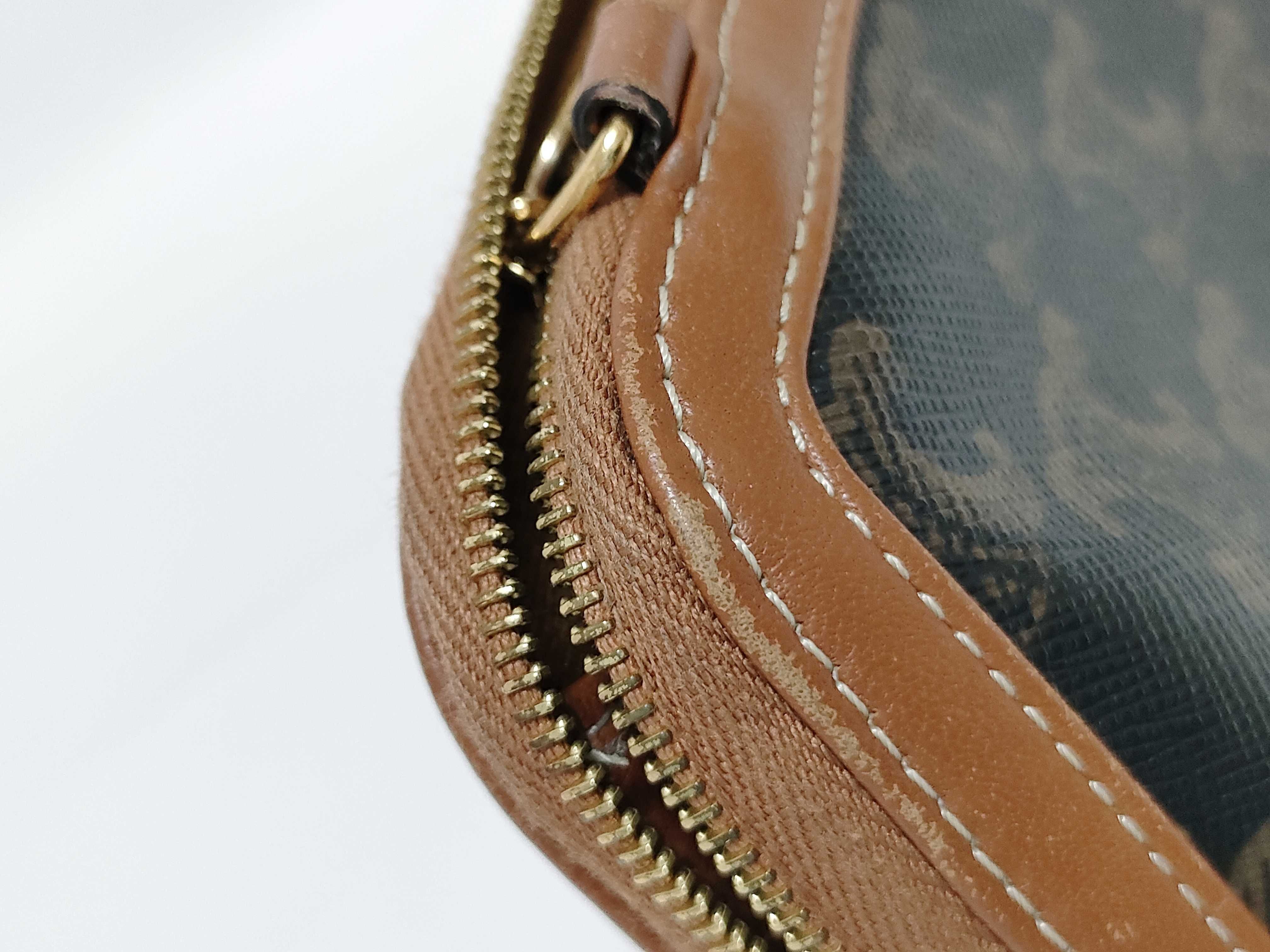 Triomphe PVC Chain Shoulder Bag — view 15