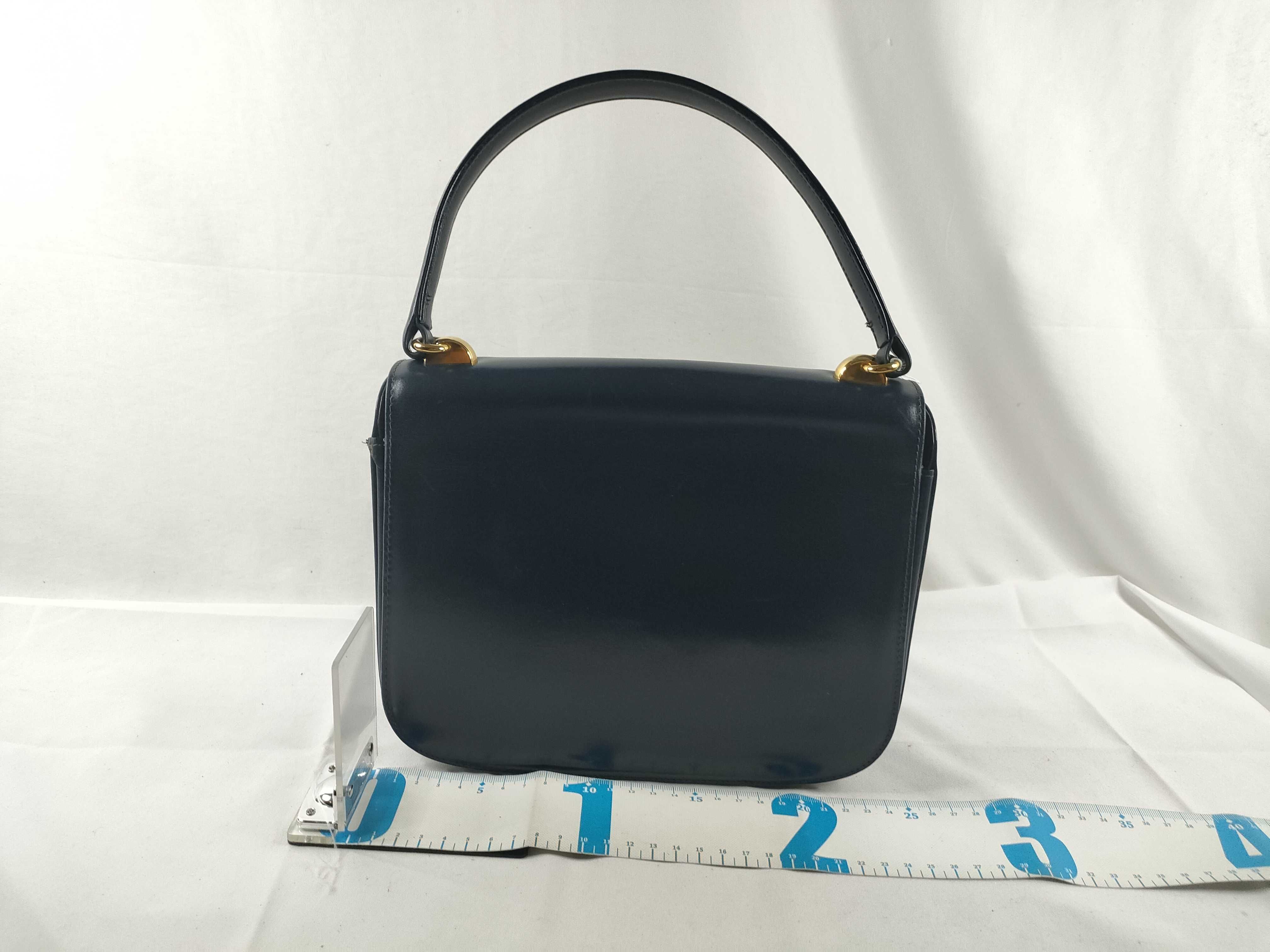 Interlocking G Logo Shoulder Bag — view 2