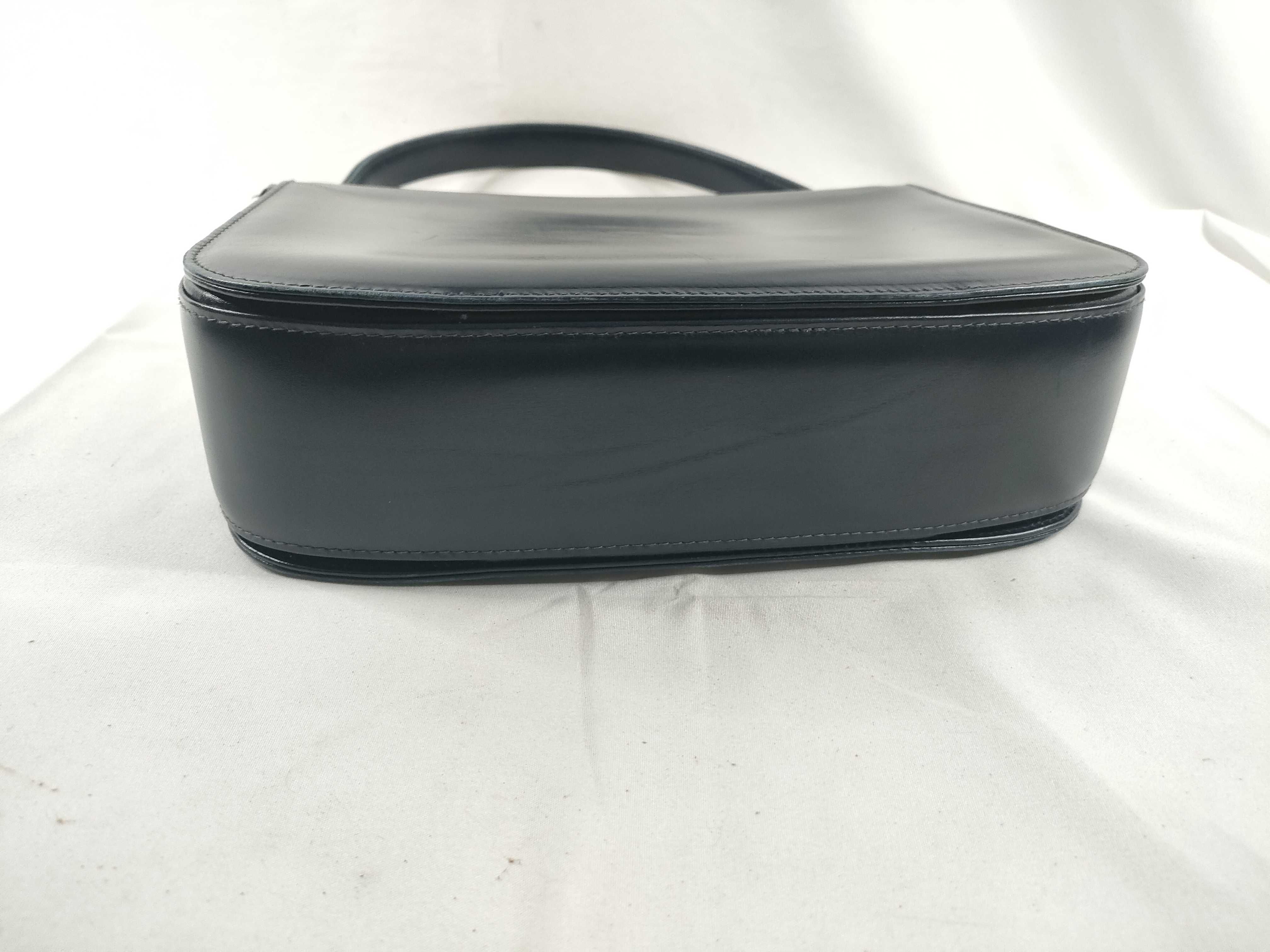 Interlocking G Logo Shoulder Bag — view 4
