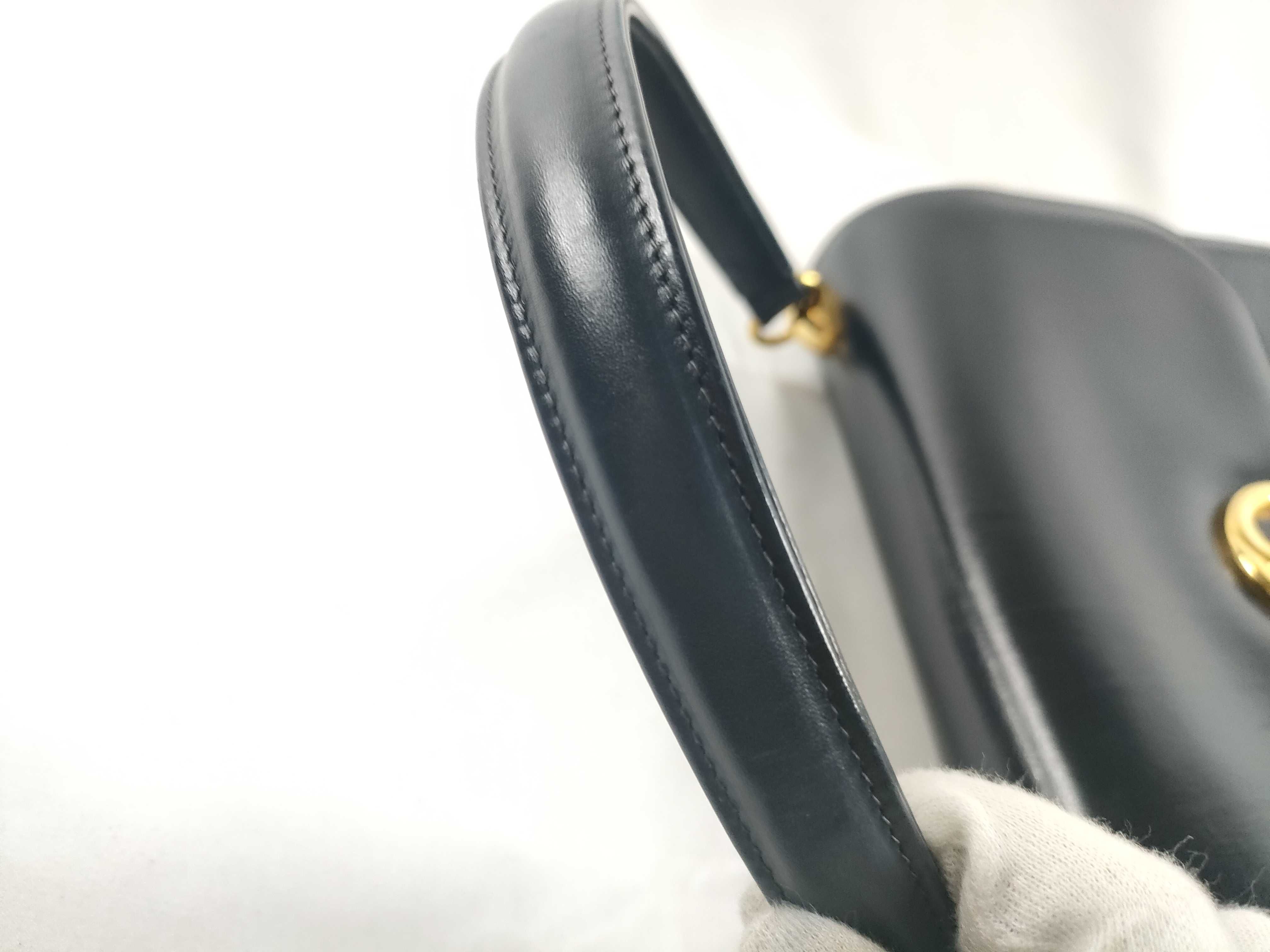 Interlocking G Logo Shoulder Bag — view 7