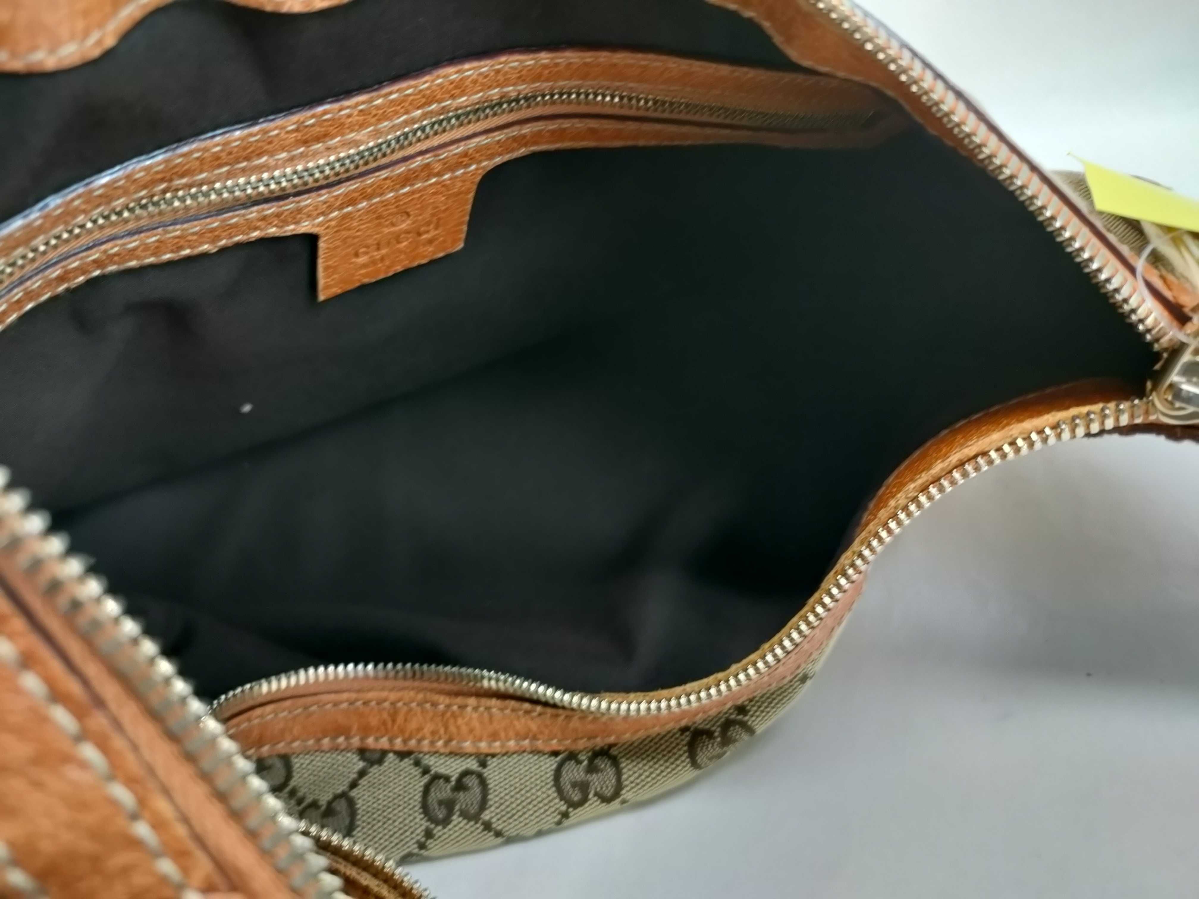 GG Canvas 145764 Shoulder Bag — view 7