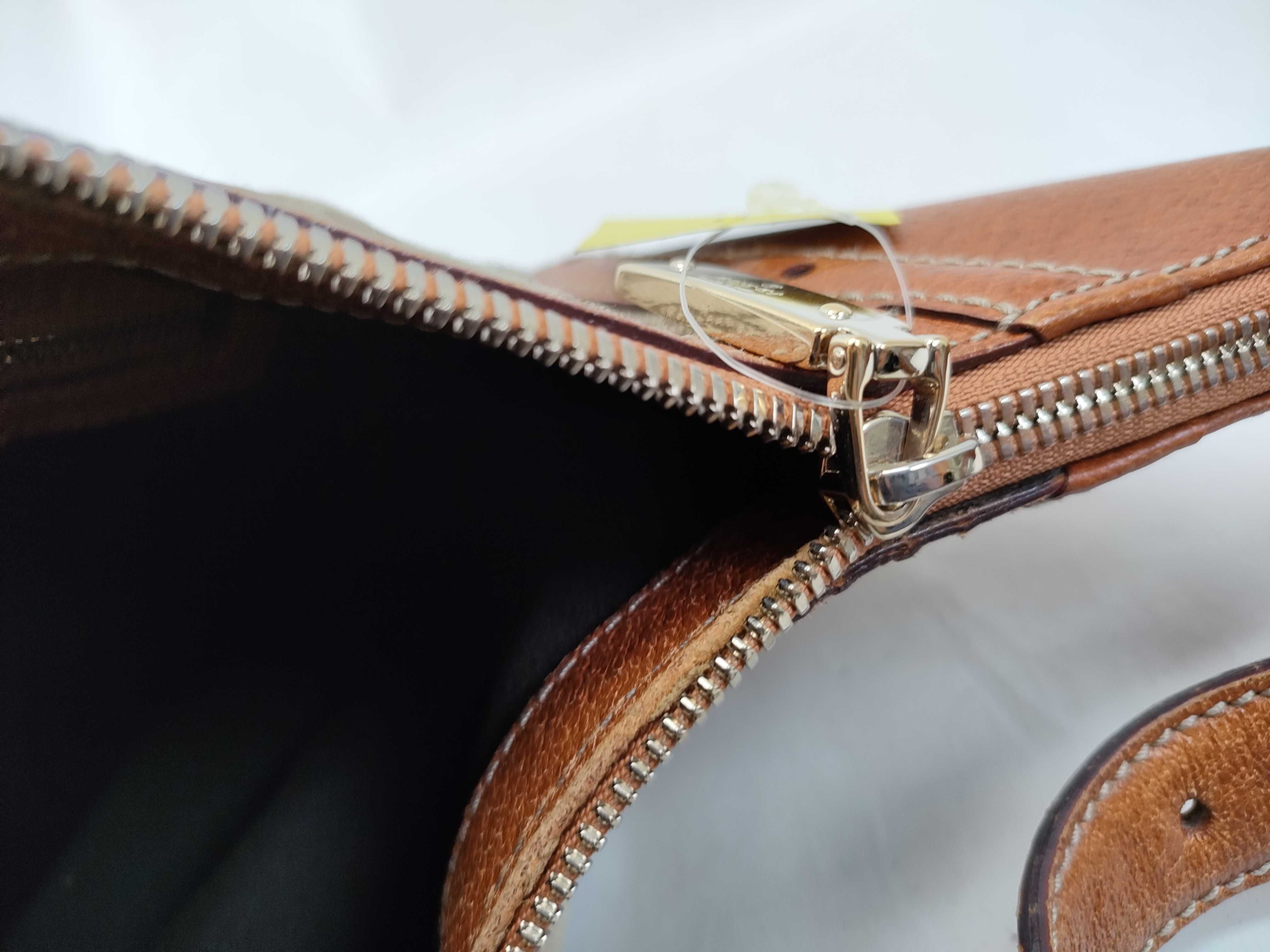 GG Canvas 145764 Shoulder Bag — view 9