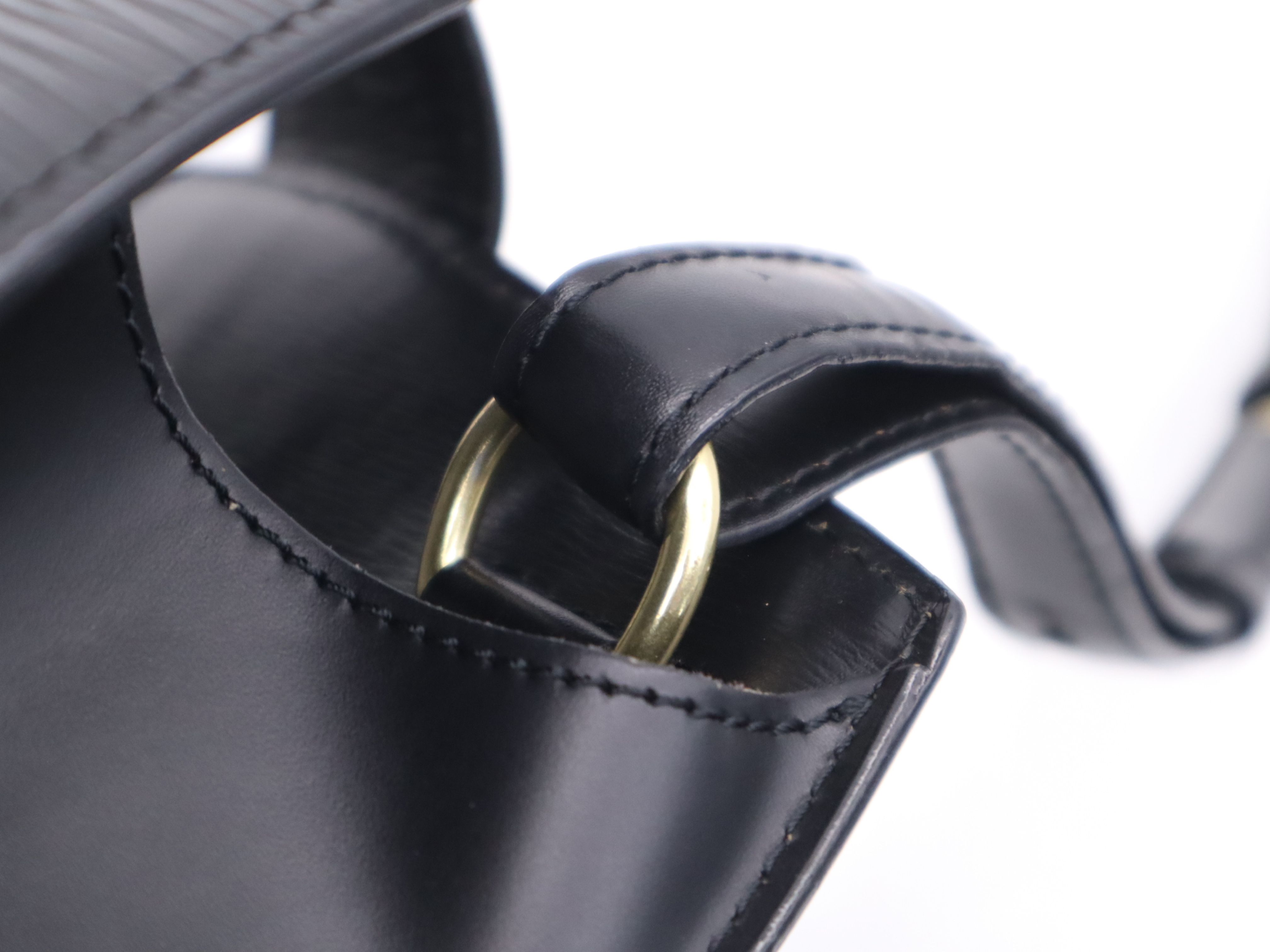 M52252 Epi Cluny Noir Shoulder Bag — view 8