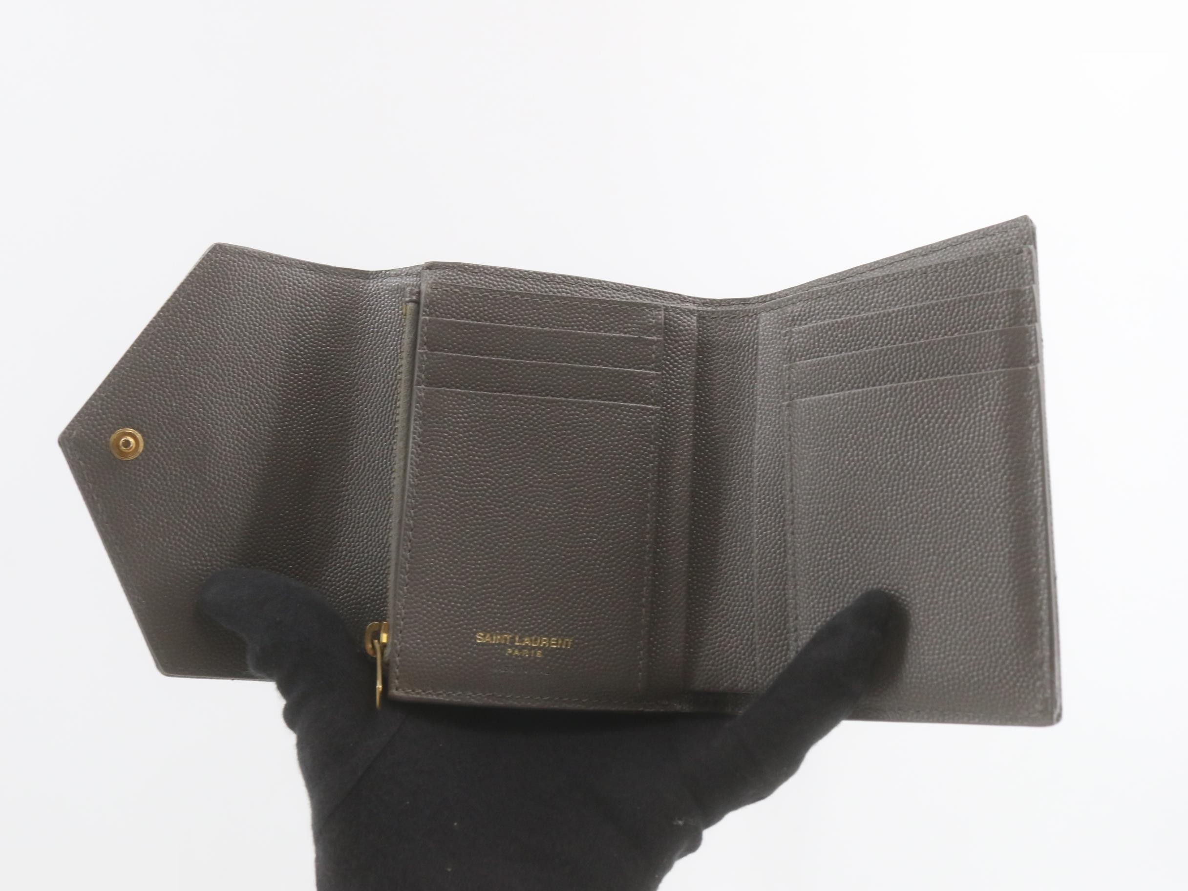 Other lines: Bags and Wallets — view 4