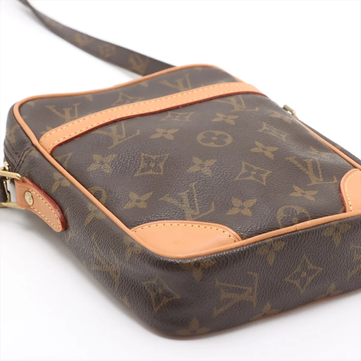 Louis Vuitton Monogram Danube M45266 SL0959 Brown Internal external fabric Tanned leather External repair in various parts — view 4