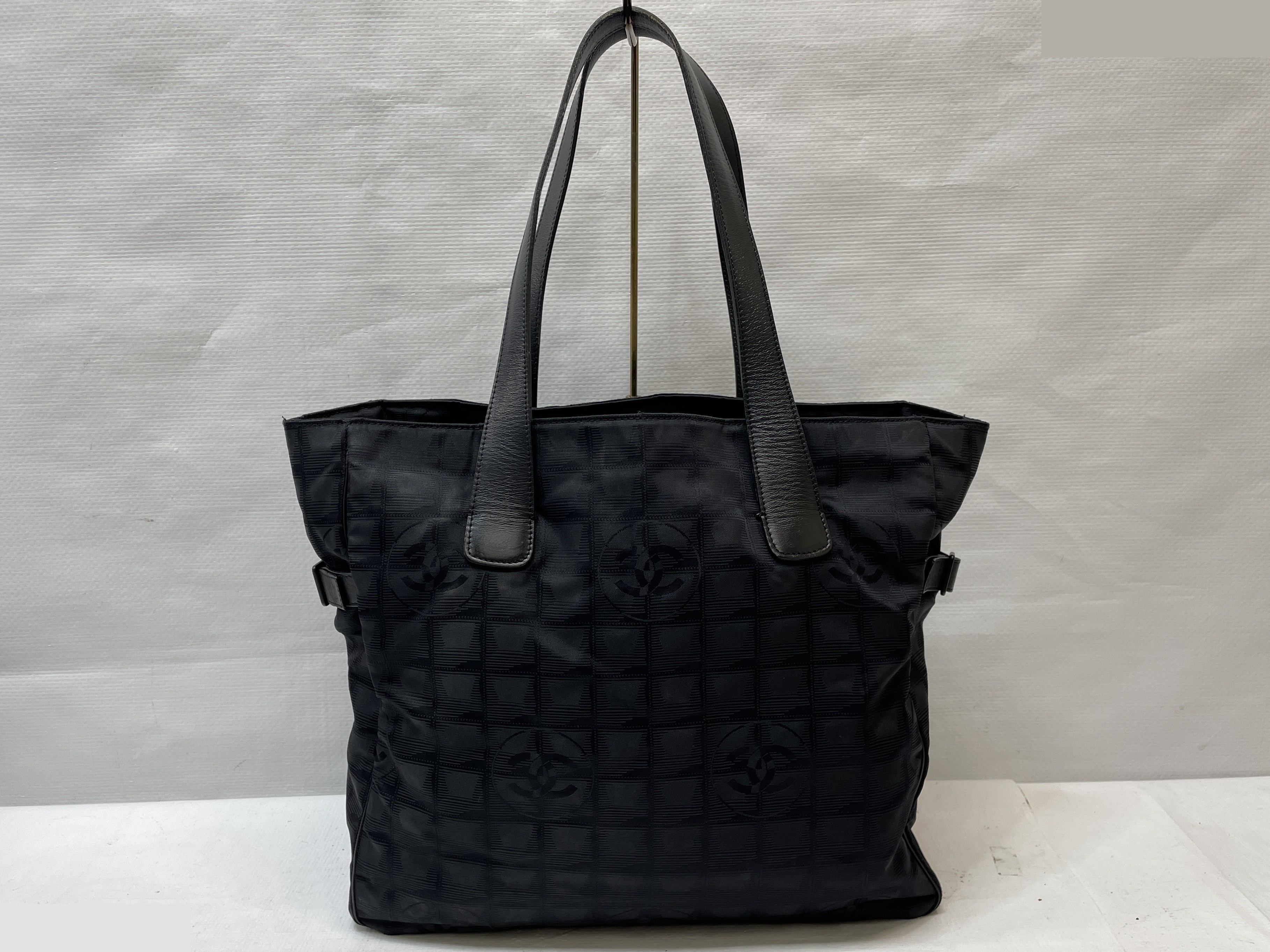 New Travel Line Tote Bag, Black, Unit No. 7 — view 2