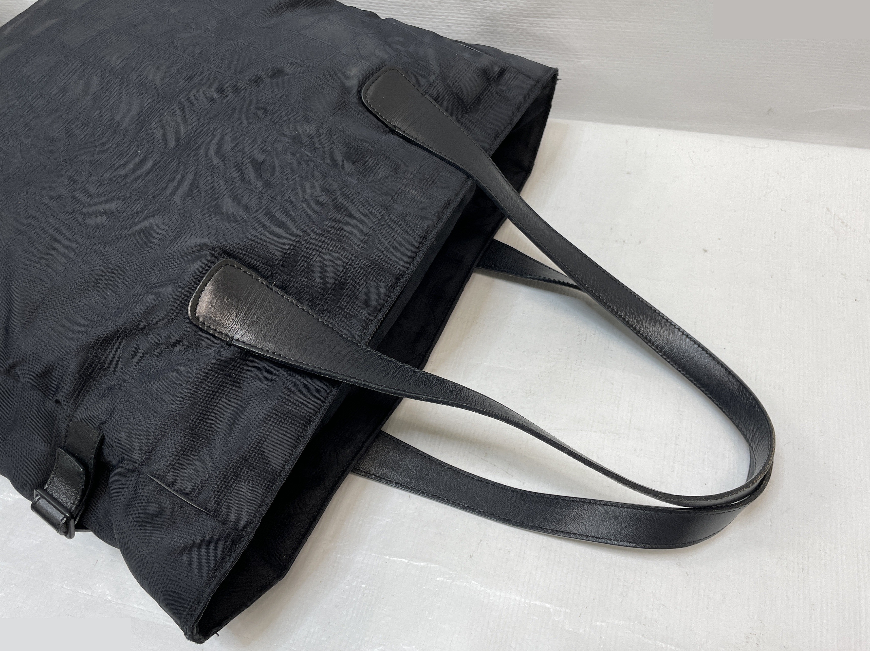 New Travel Line Tote Bag, Black, Unit No. 7 — view 7