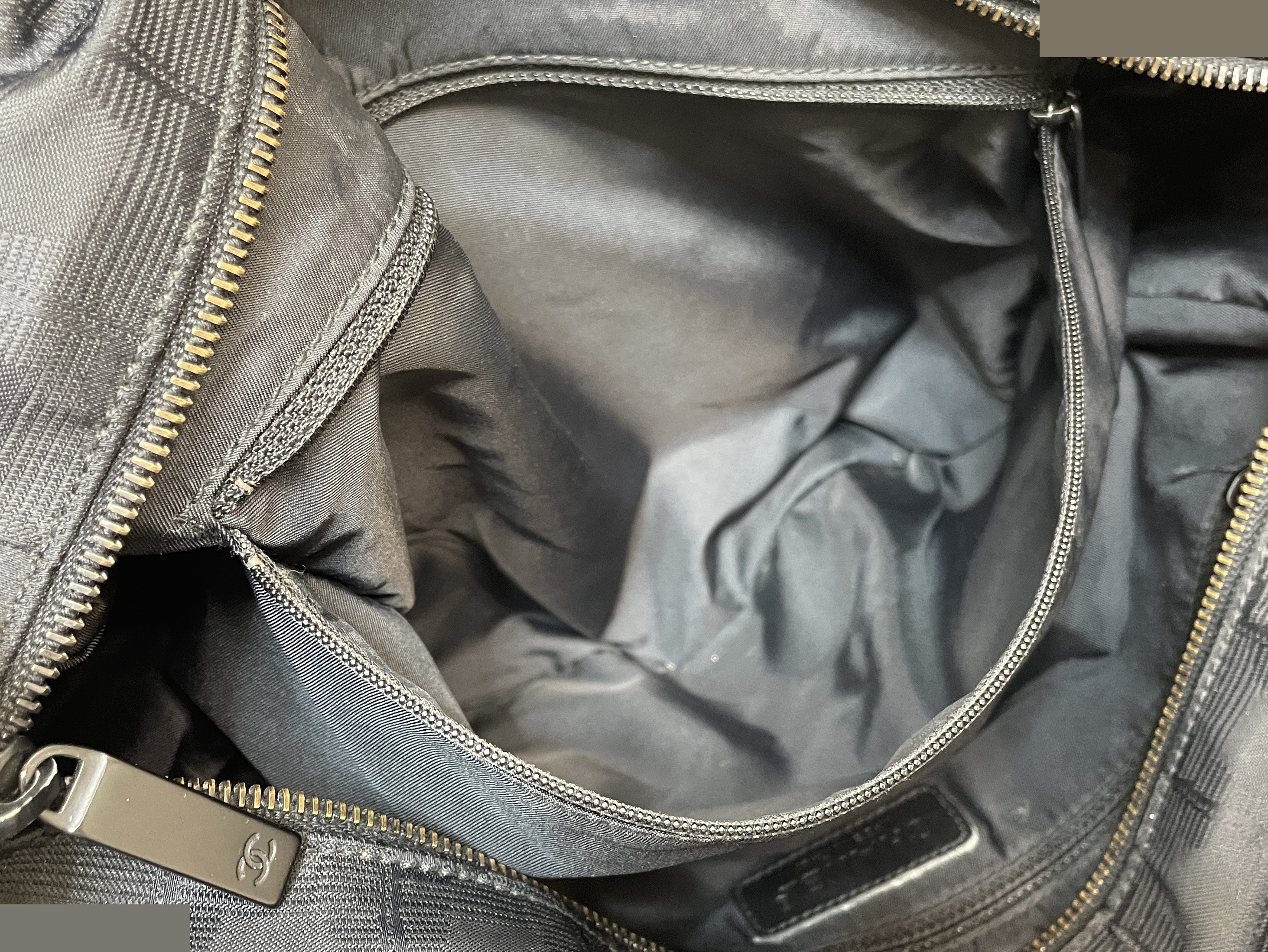 New Travel Line Tote Bag, Black, Unit No. 7 — view 10