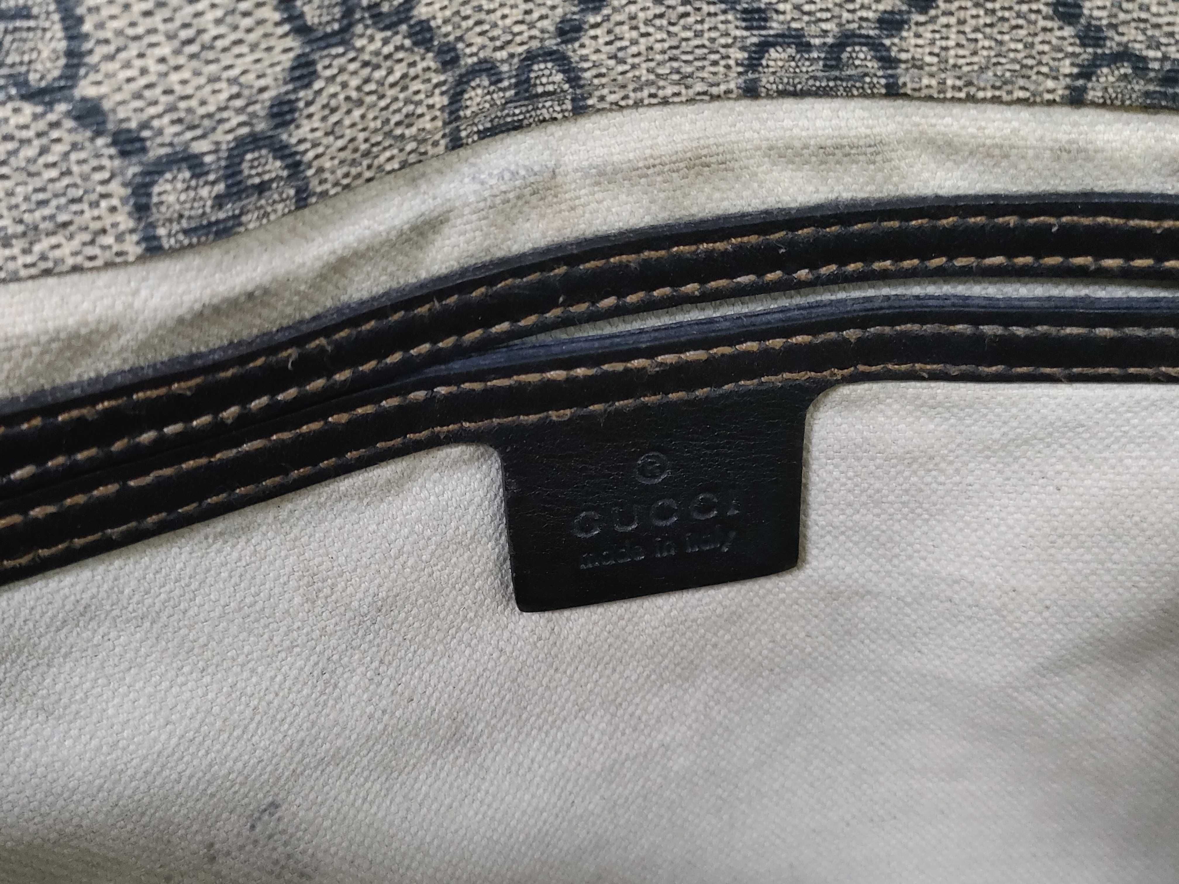 GG Supreme Shoulder Bag — view 12