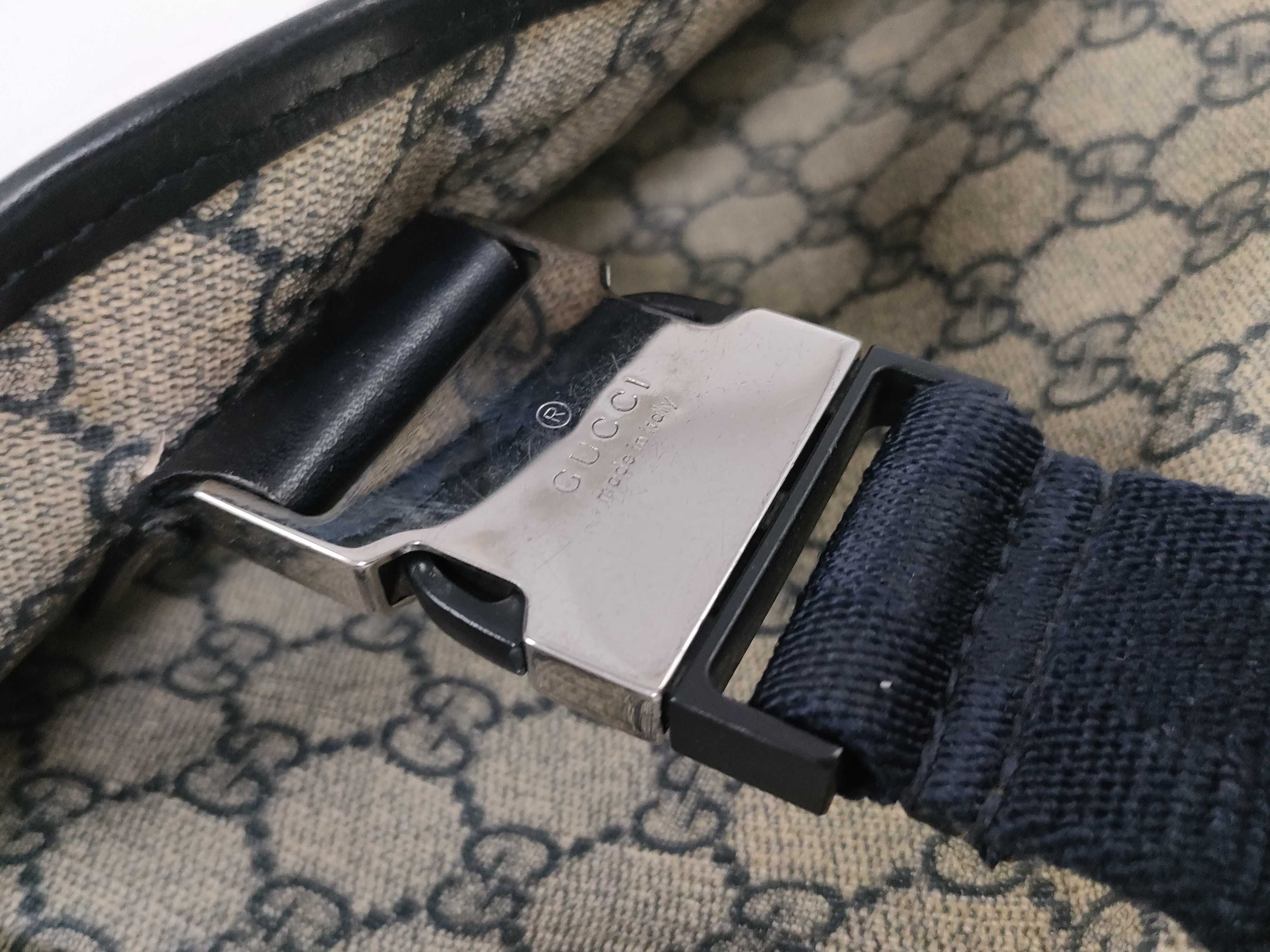 GG Supreme Shoulder Bag — view 15
