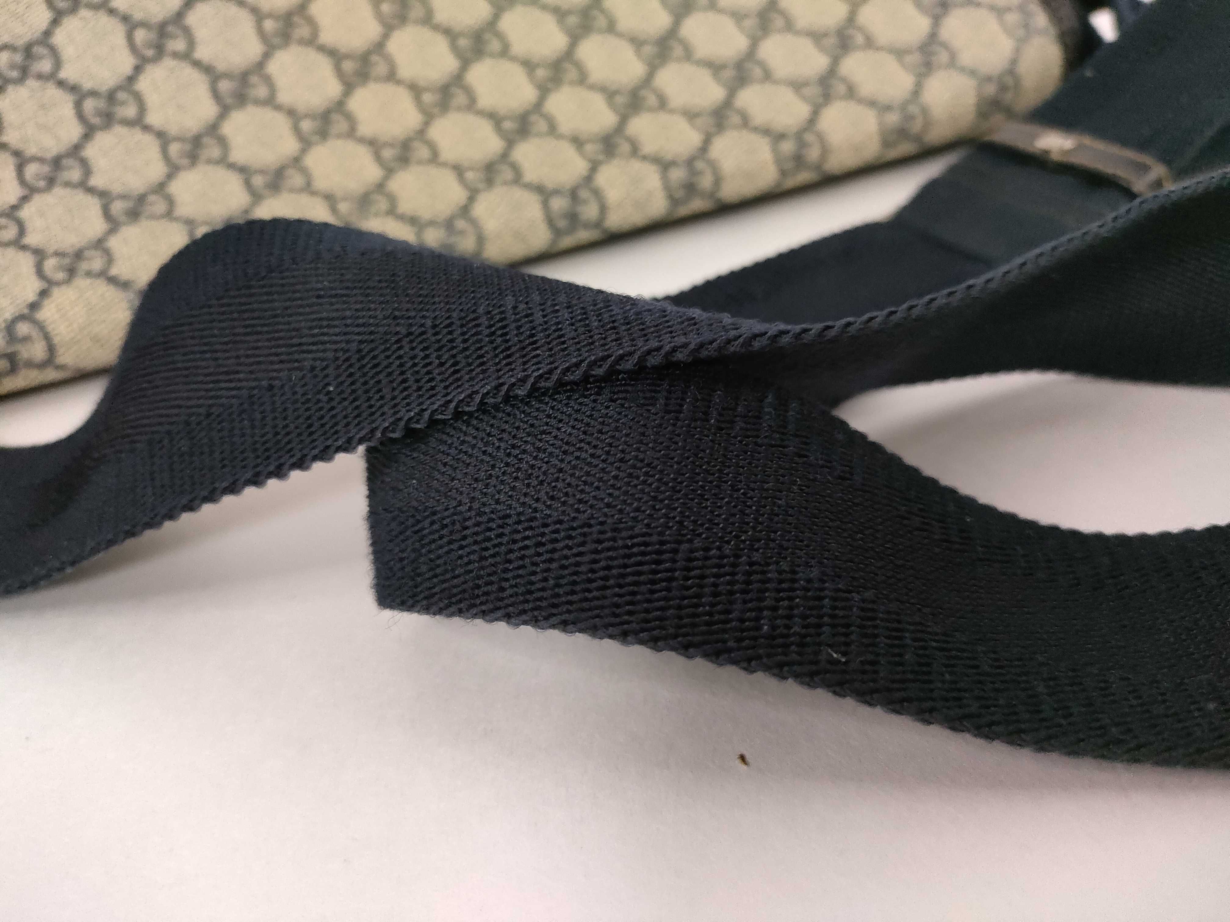 GG Supreme Shoulder Bag — view 4