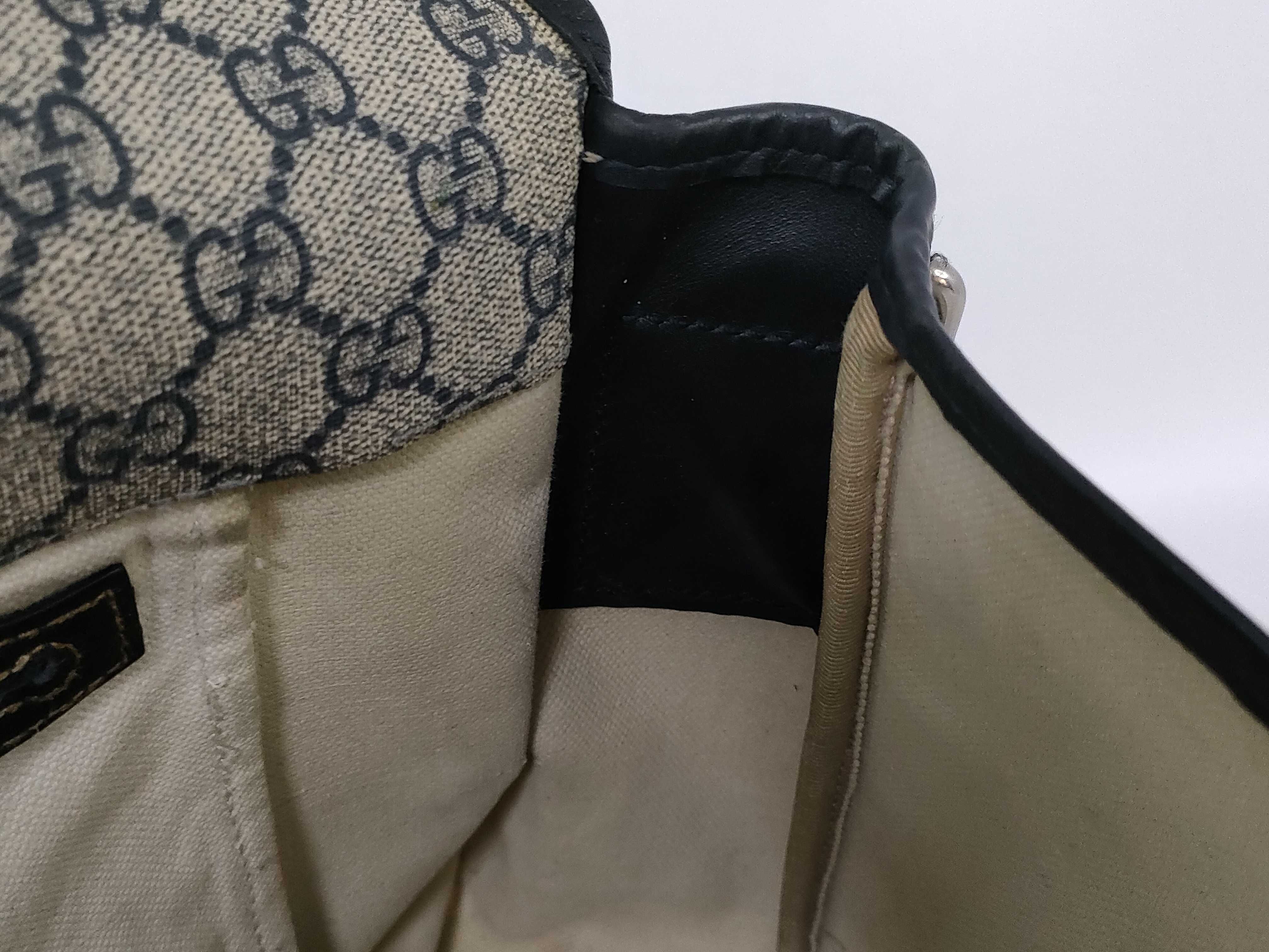 GG Supreme Shoulder Bag — view 10