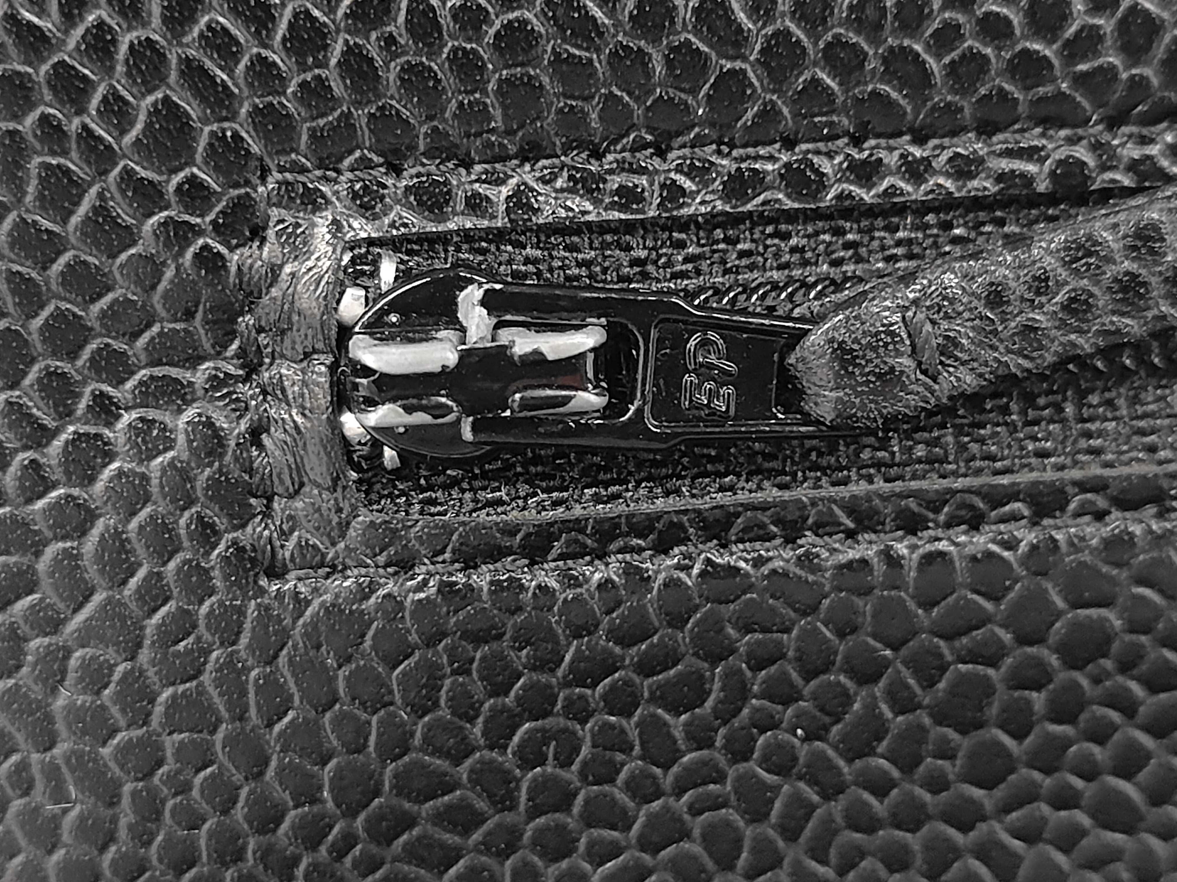 Matelassé Caviar Skin Chain Wallet Shoulder Bag — view 15