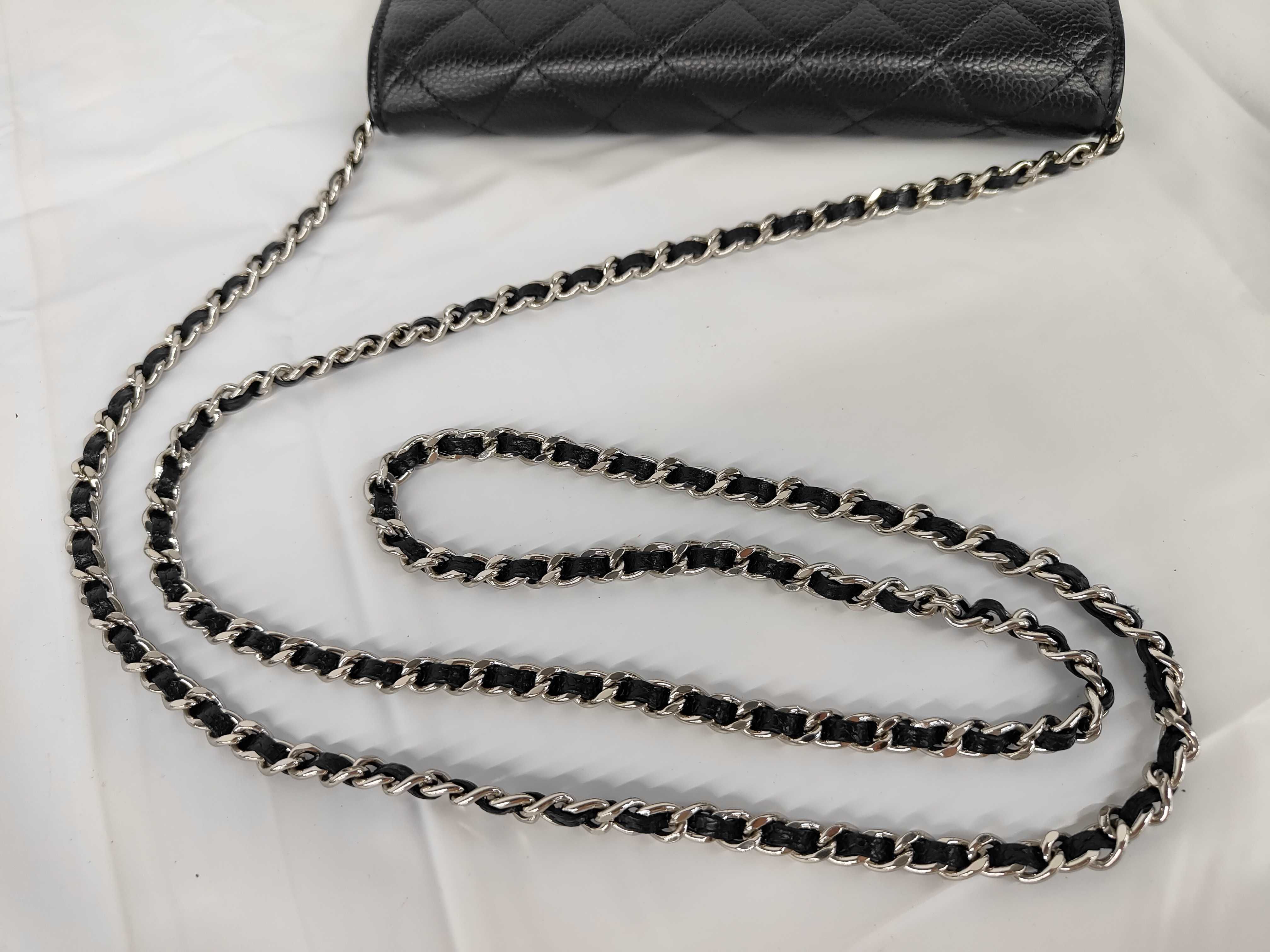 Matelassé Caviar Skin Chain Wallet Shoulder Bag — view 3