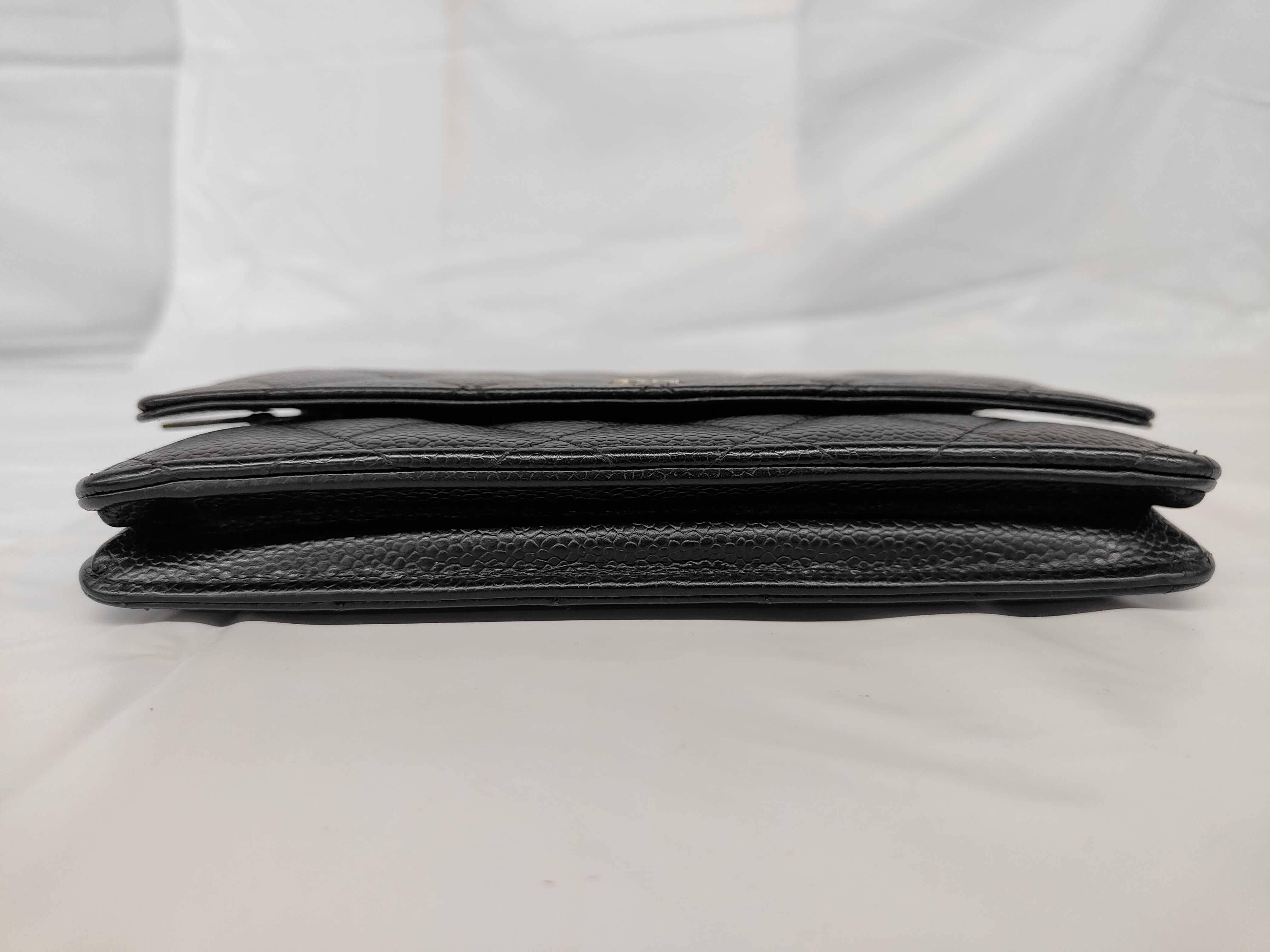 Matelassé Caviar Skin Chain Wallet Shoulder Bag — view 7