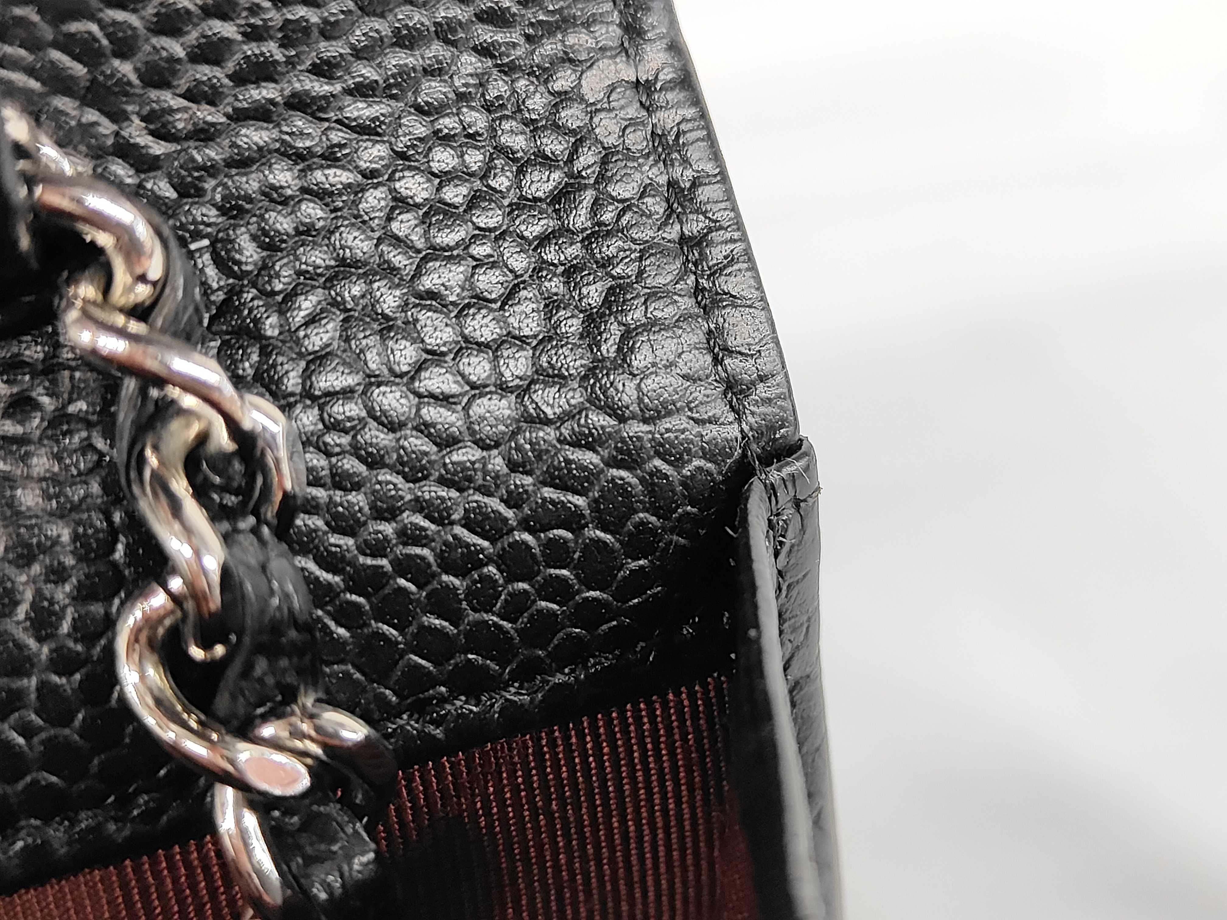 Matelassé Caviar Skin Chain Wallet Shoulder Bag — view 9