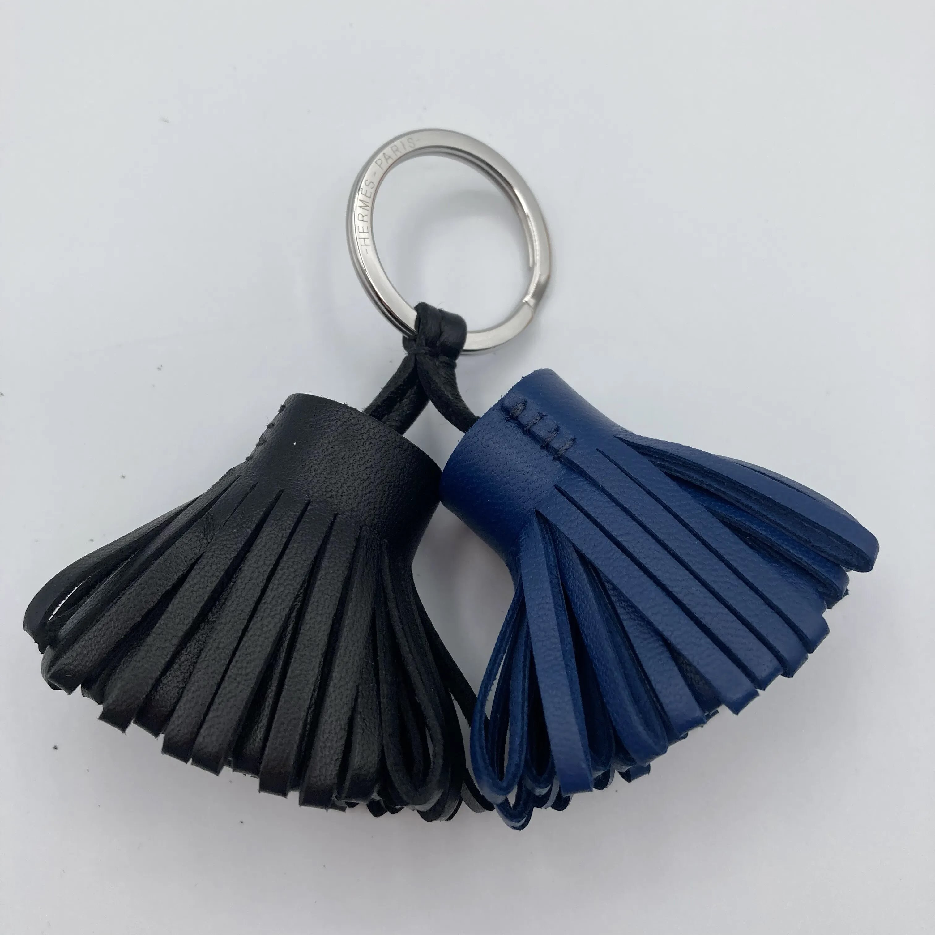 Carmen Unodos Key Case/Keychain — view 3