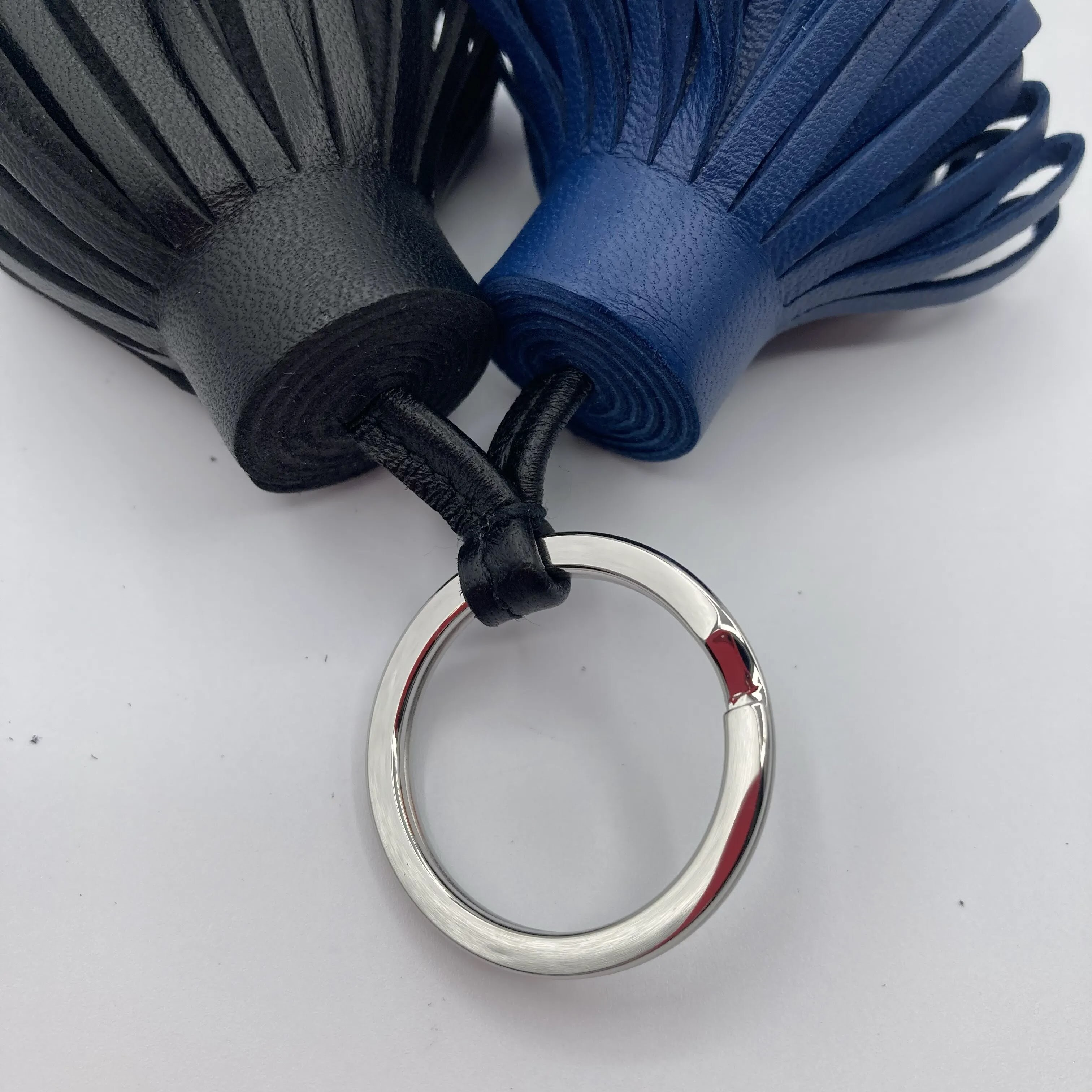 Carmen Unodos Key Case/Keychain — view 5