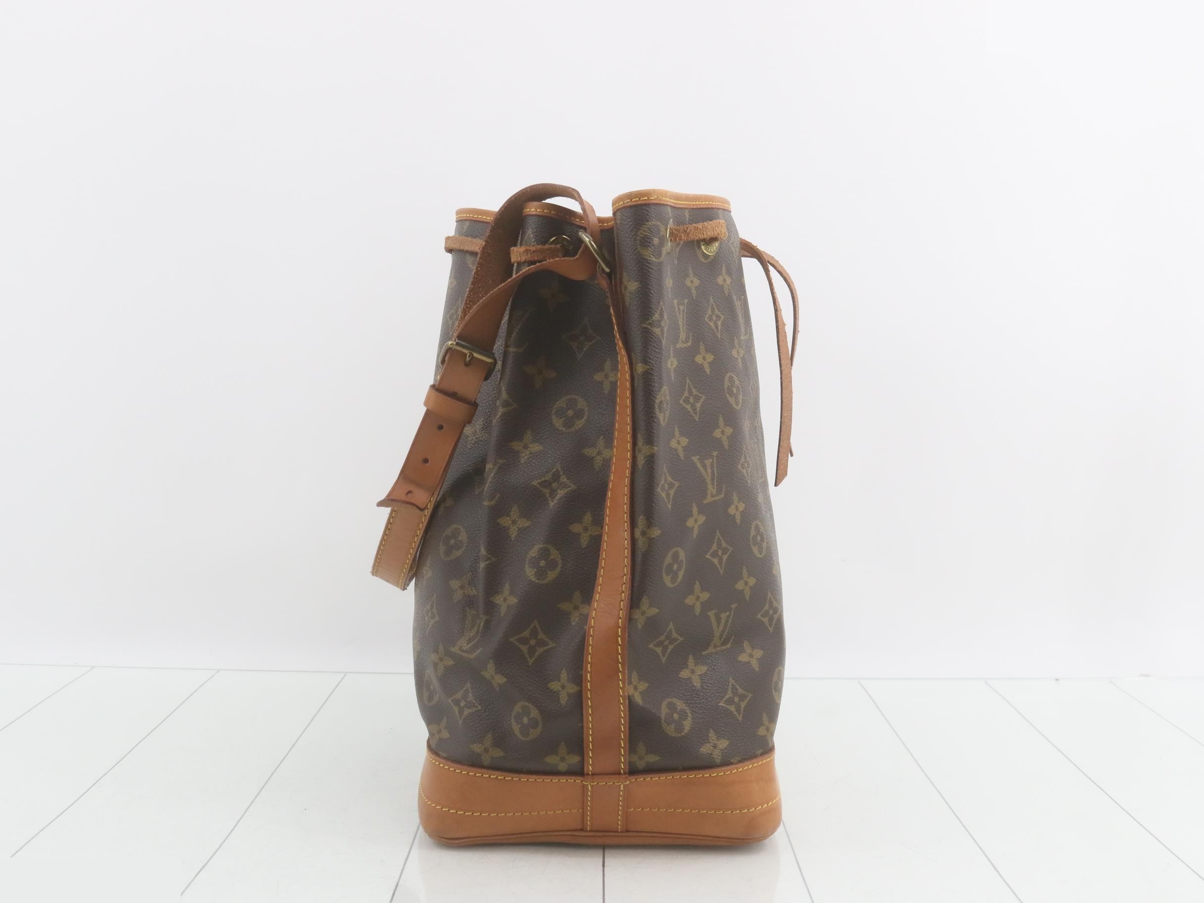 Monogram Shoulder Bag Noé — view 4