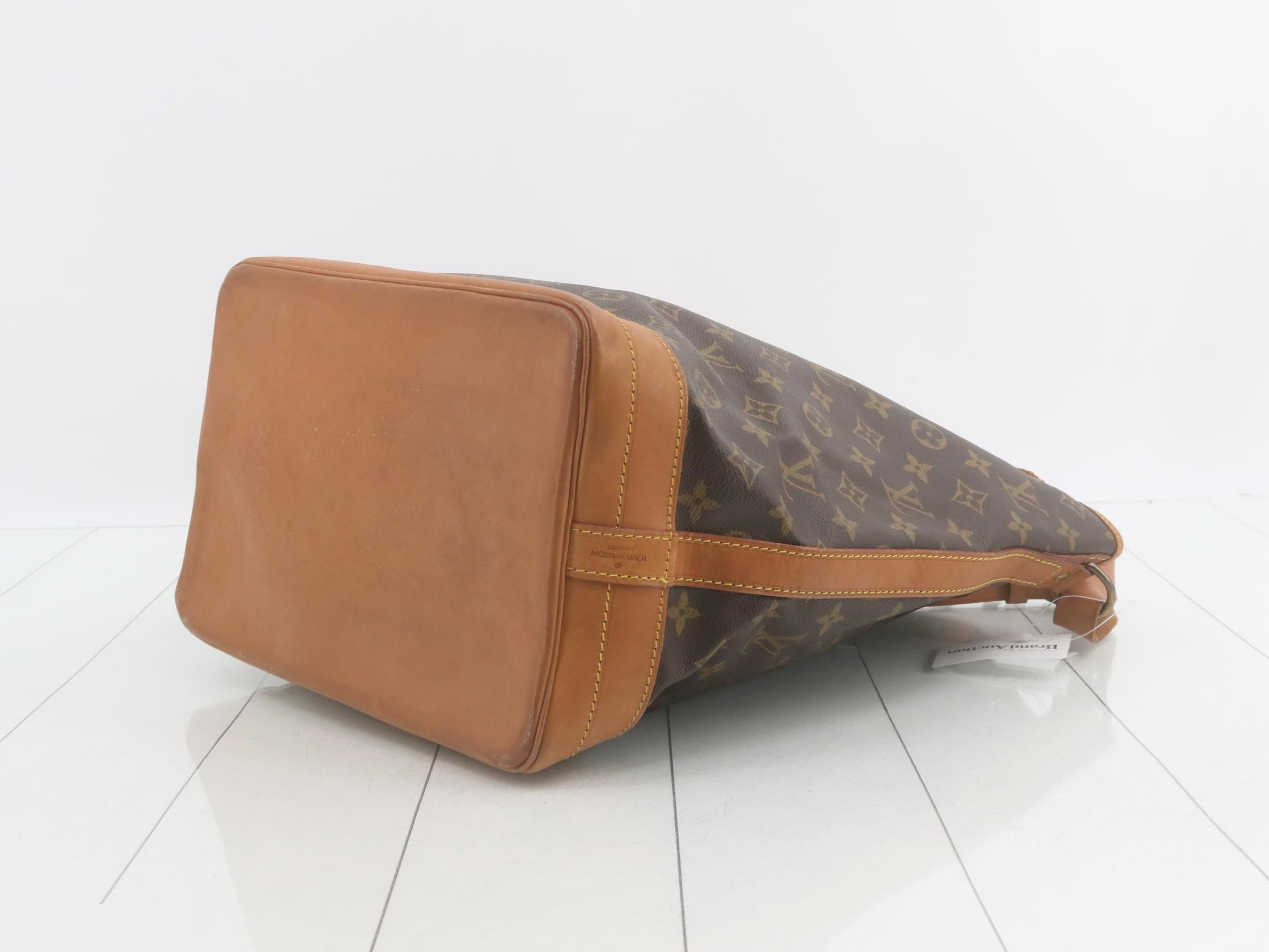 Monogram Shoulder Bag Noé — view 6