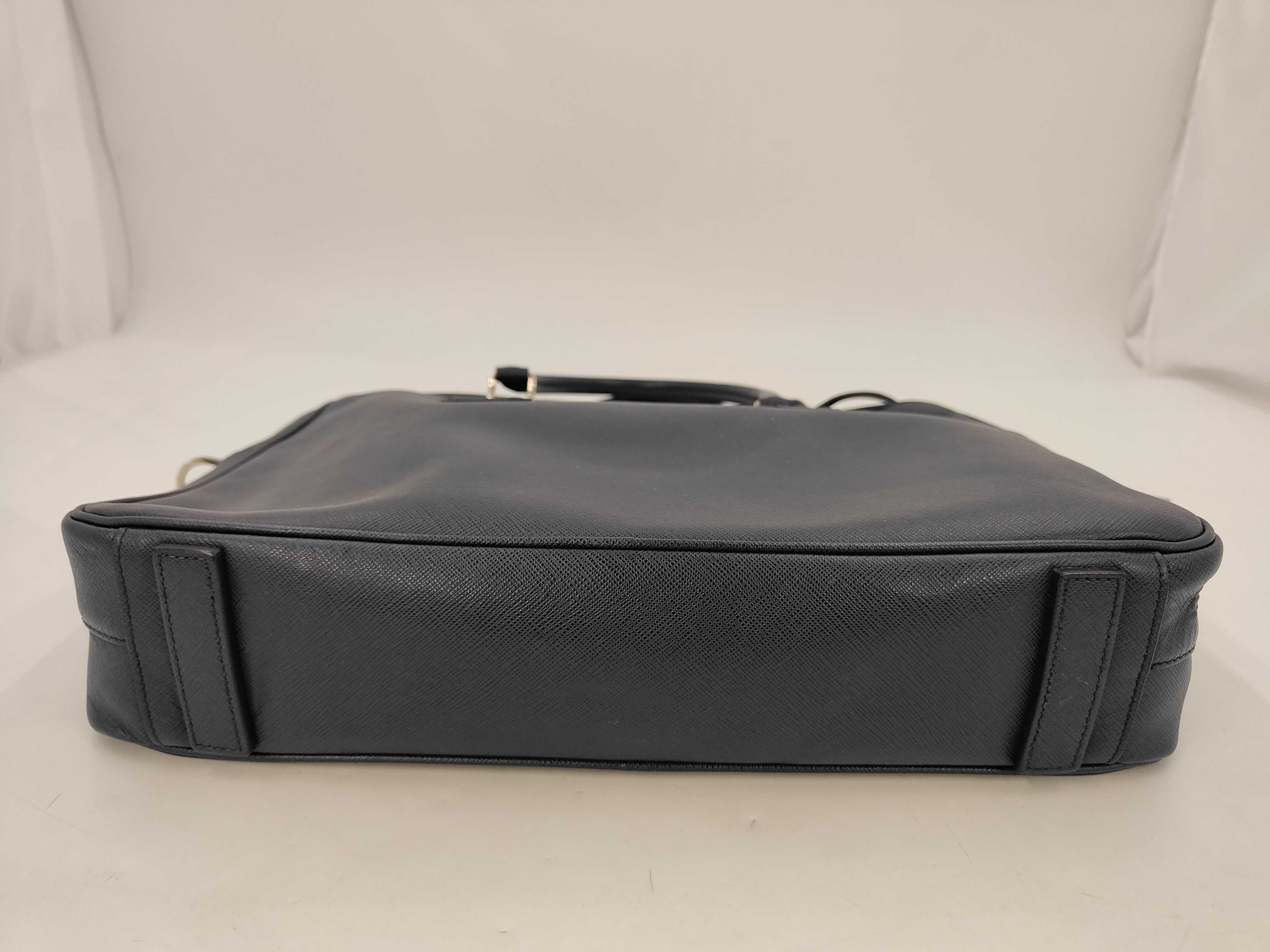 business bag in navy Saffiano leather. — view 3