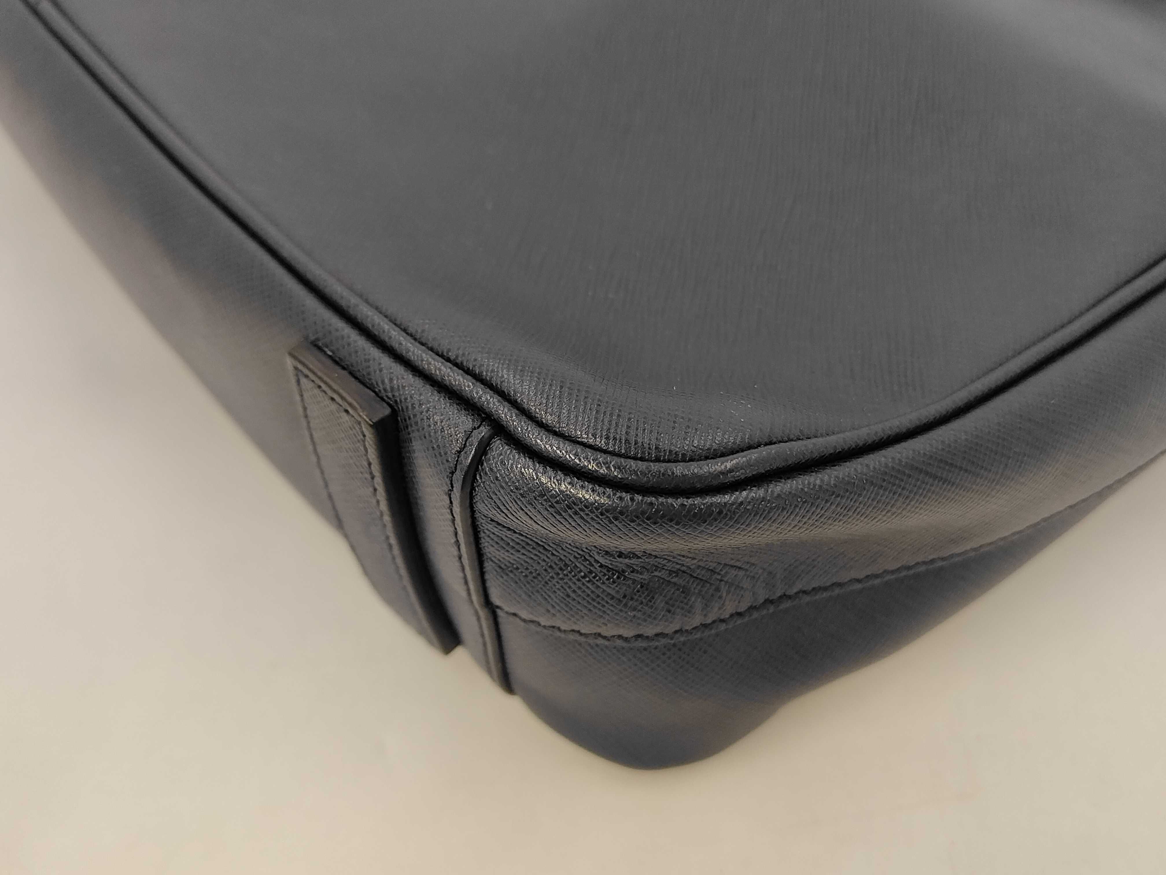 business bag in navy Saffiano leather. — view 4