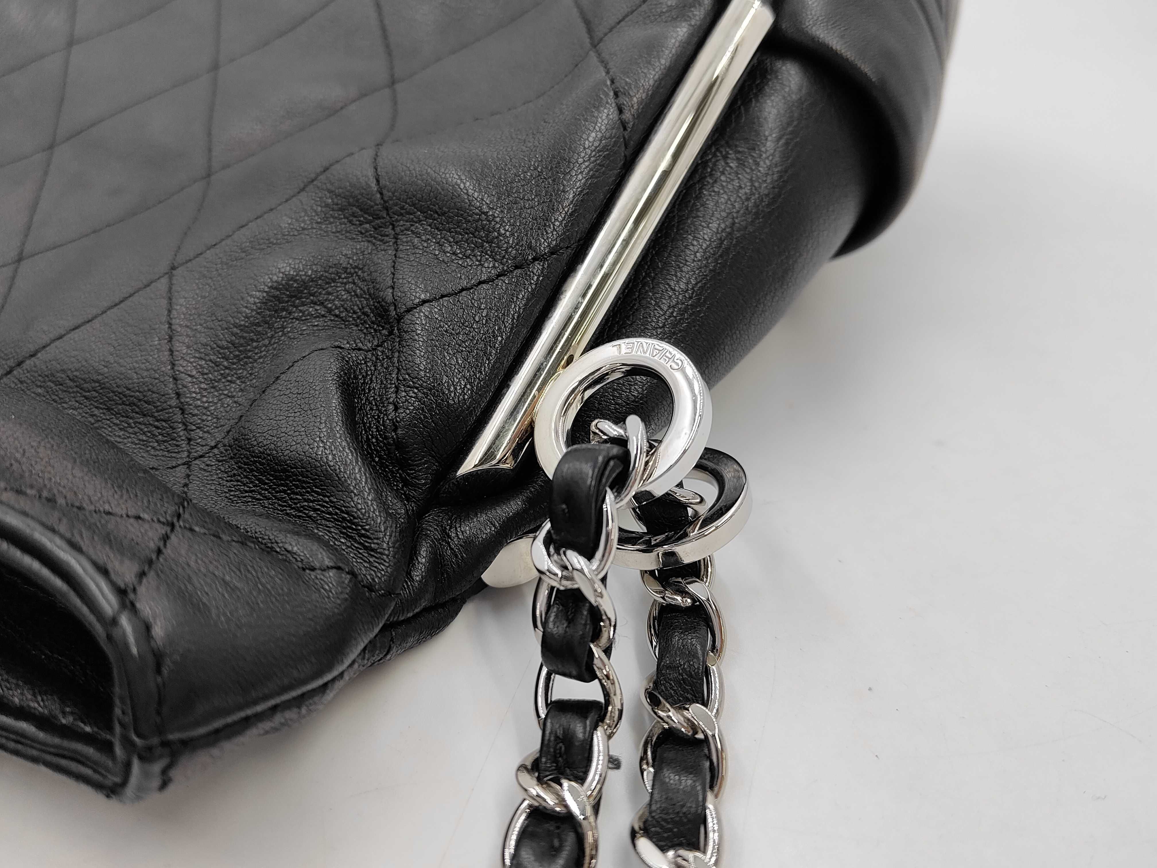 Matelassé One-Shoulder Bag (Shoulder Bag) — view 7