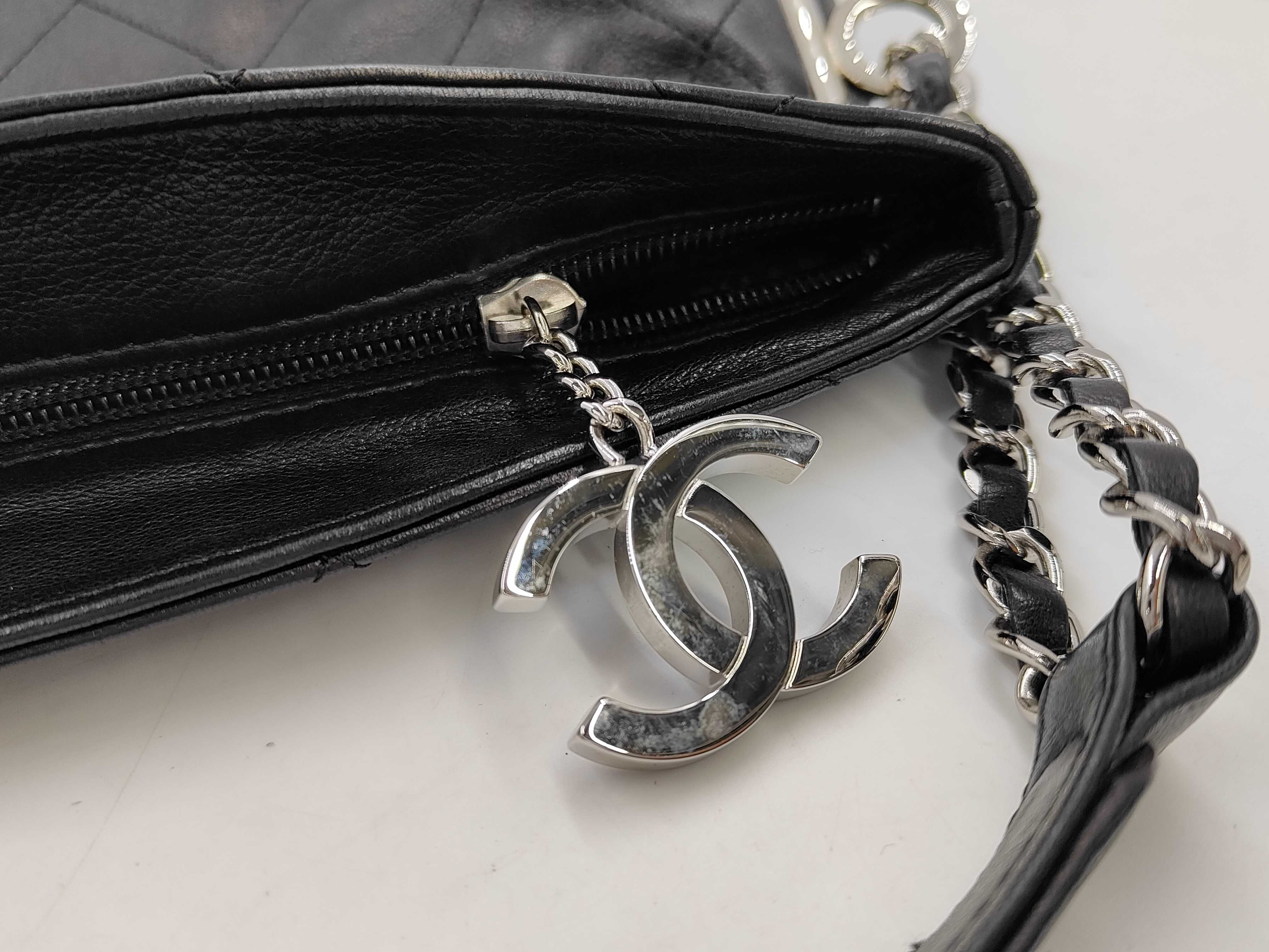 Matelassé One-Shoulder Bag (Shoulder Bag) — view 9