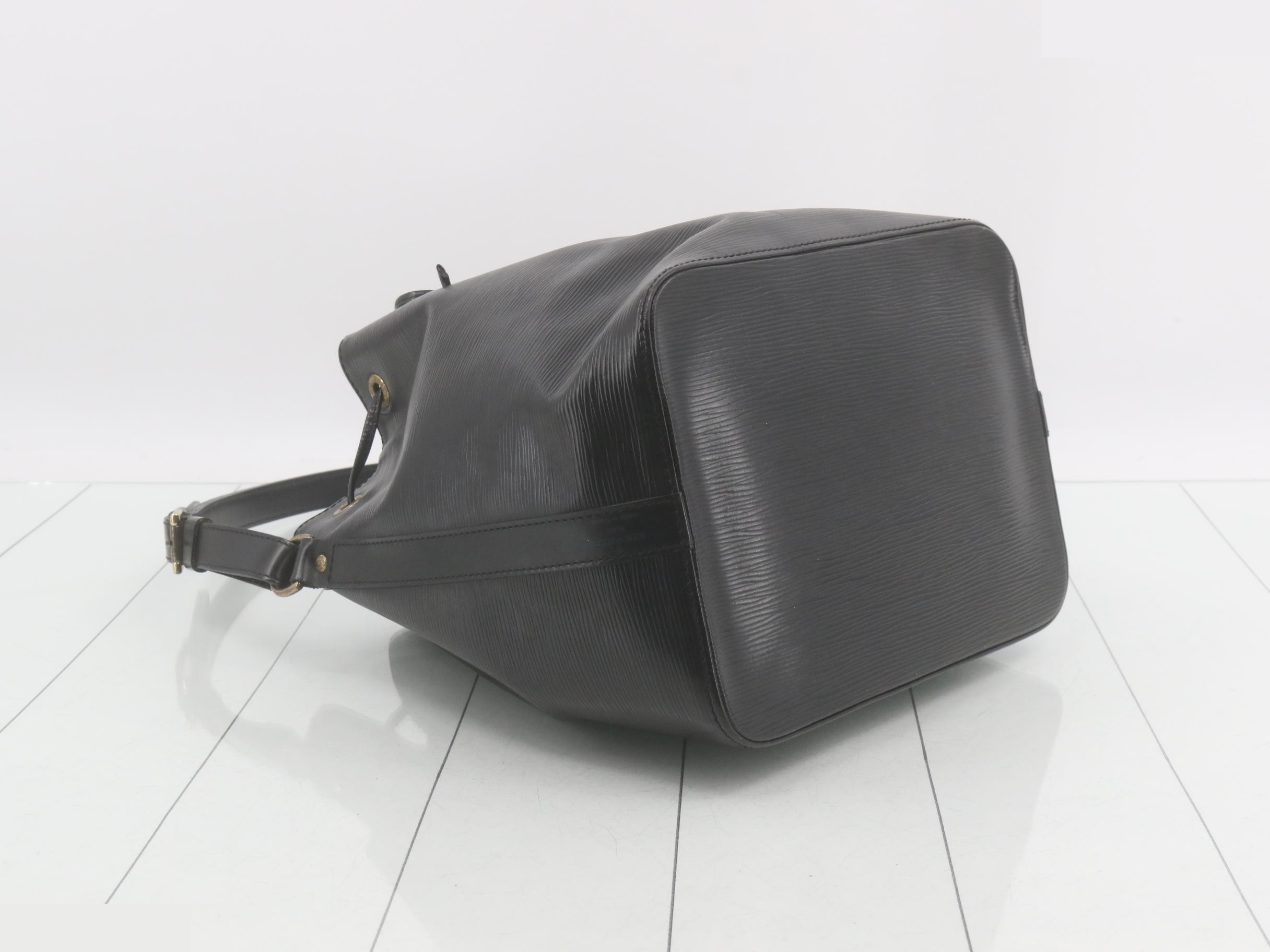 Petit Noé Epi Shoulder Bag — view 5
