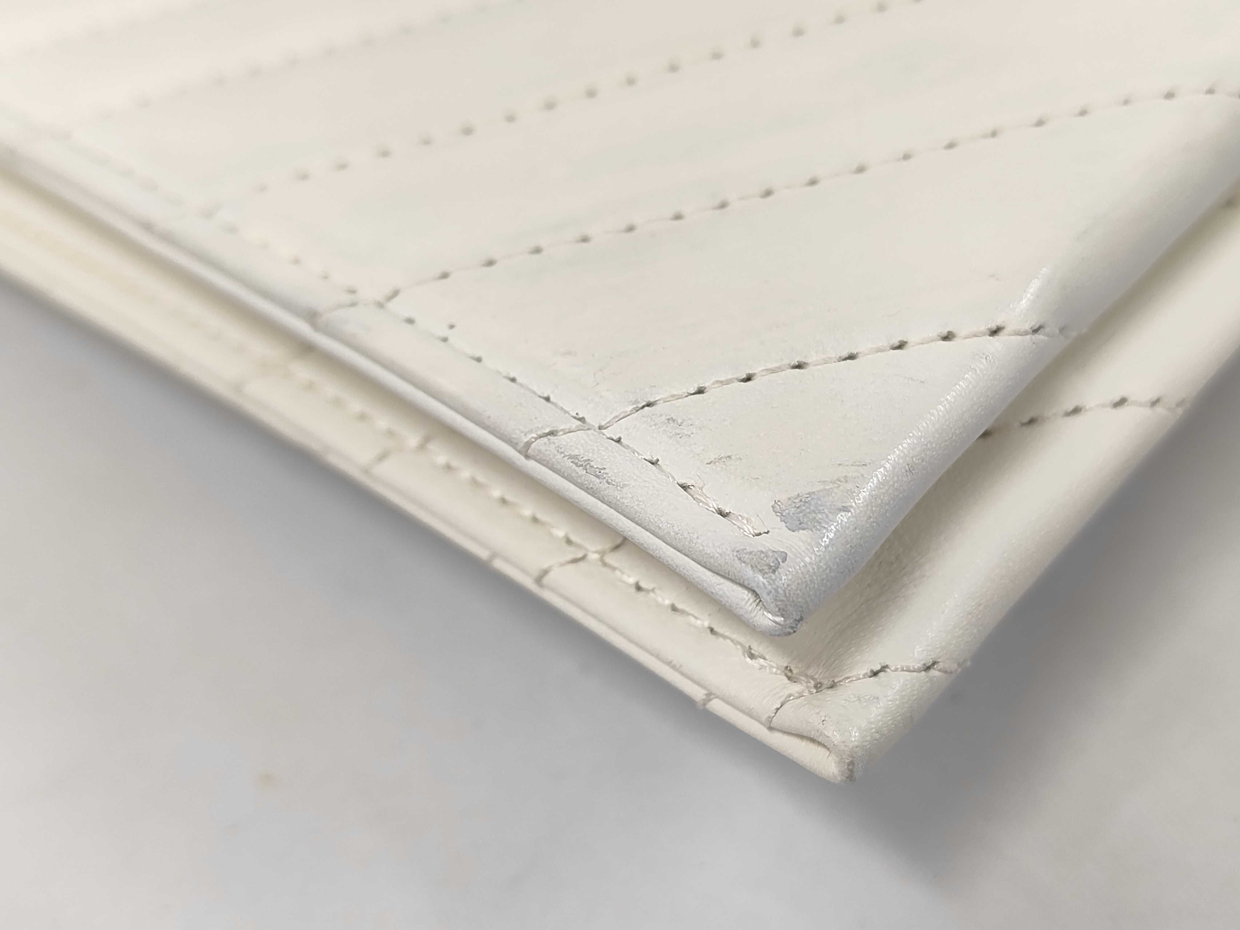 clutch bag, white, with dust bag and box. — view 4
