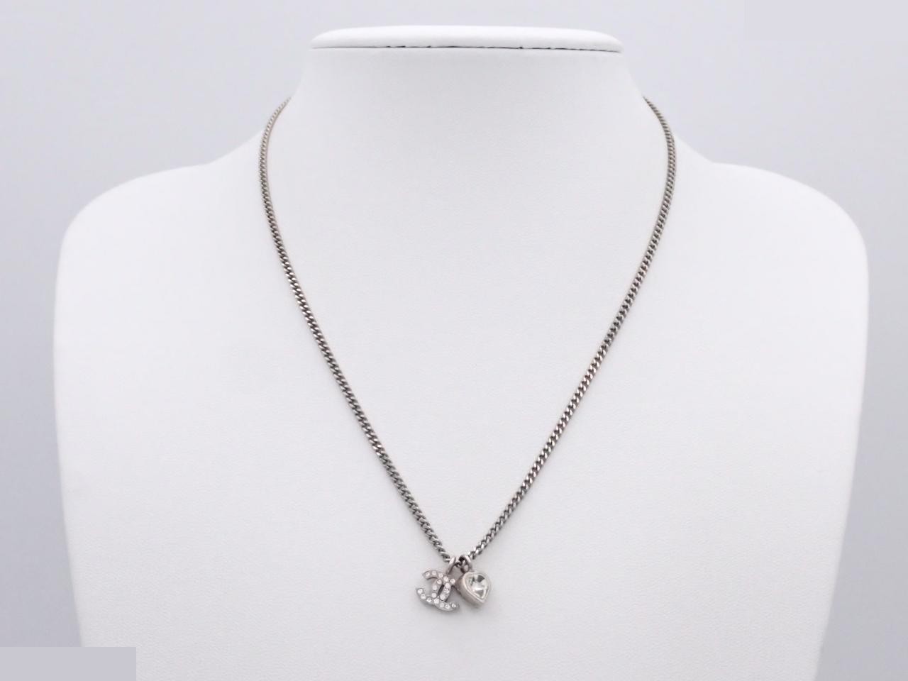 Icon Series (Precious Metals) Necklace/Pendant 10C — view 3