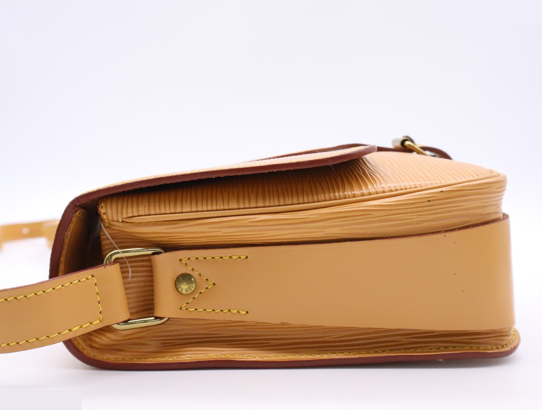 Epi Cartouchiere Winnipeg Beige — view 3