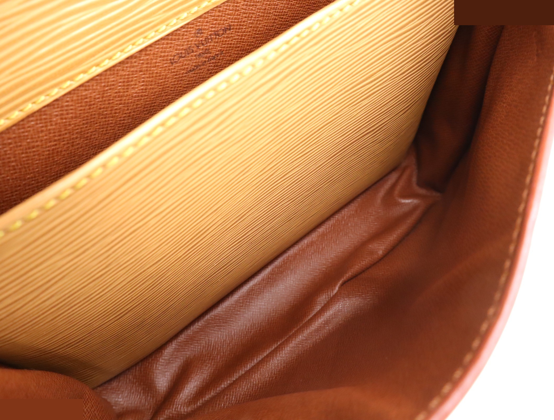 Epi Cartouchiere Winnipeg Beige — view 7