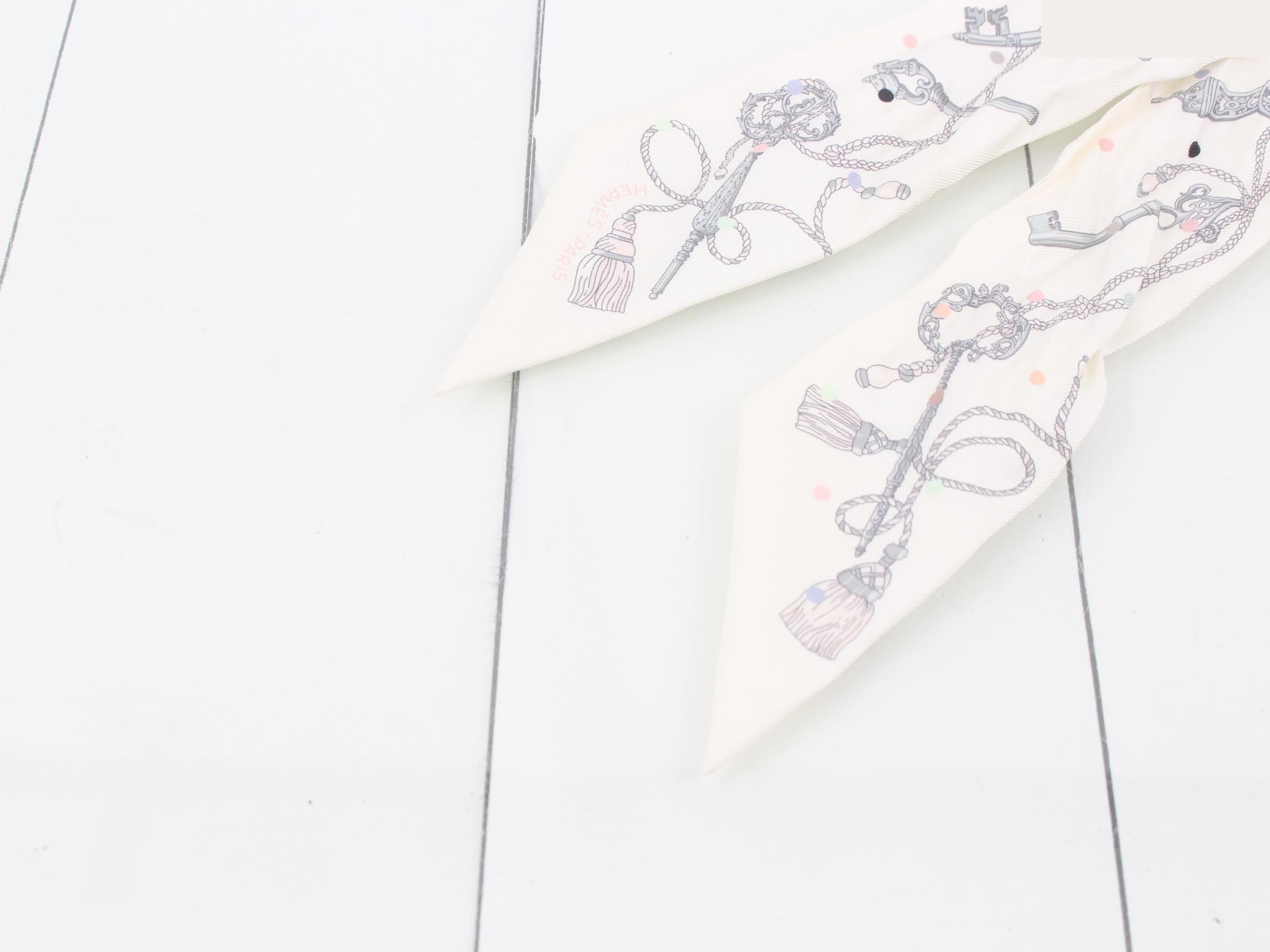 Twilly White Silk — view 3
