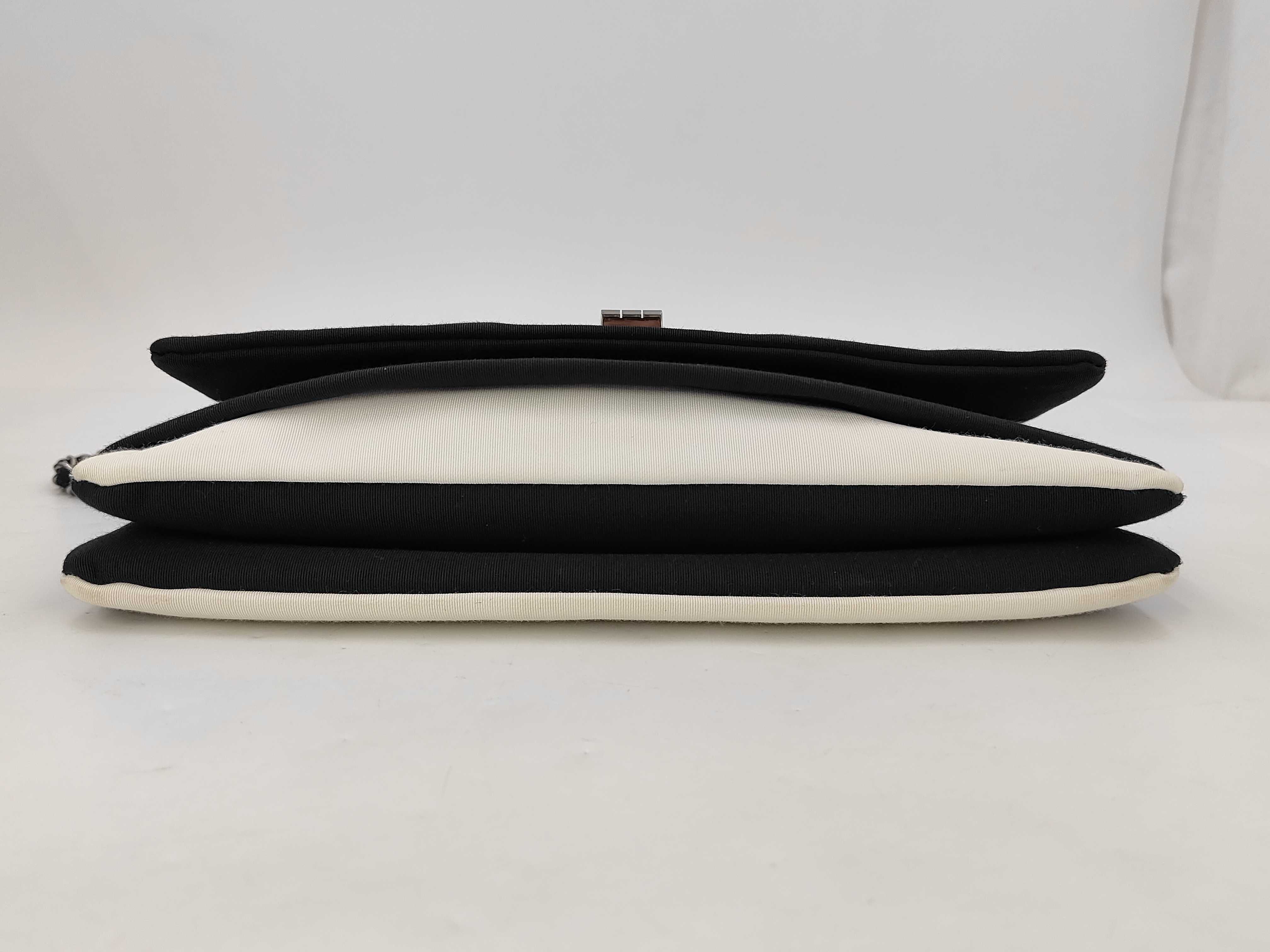 2.55 W Chain Border Canvas/Patent Black x White Shoulder Bag (with seal and card) — view 8