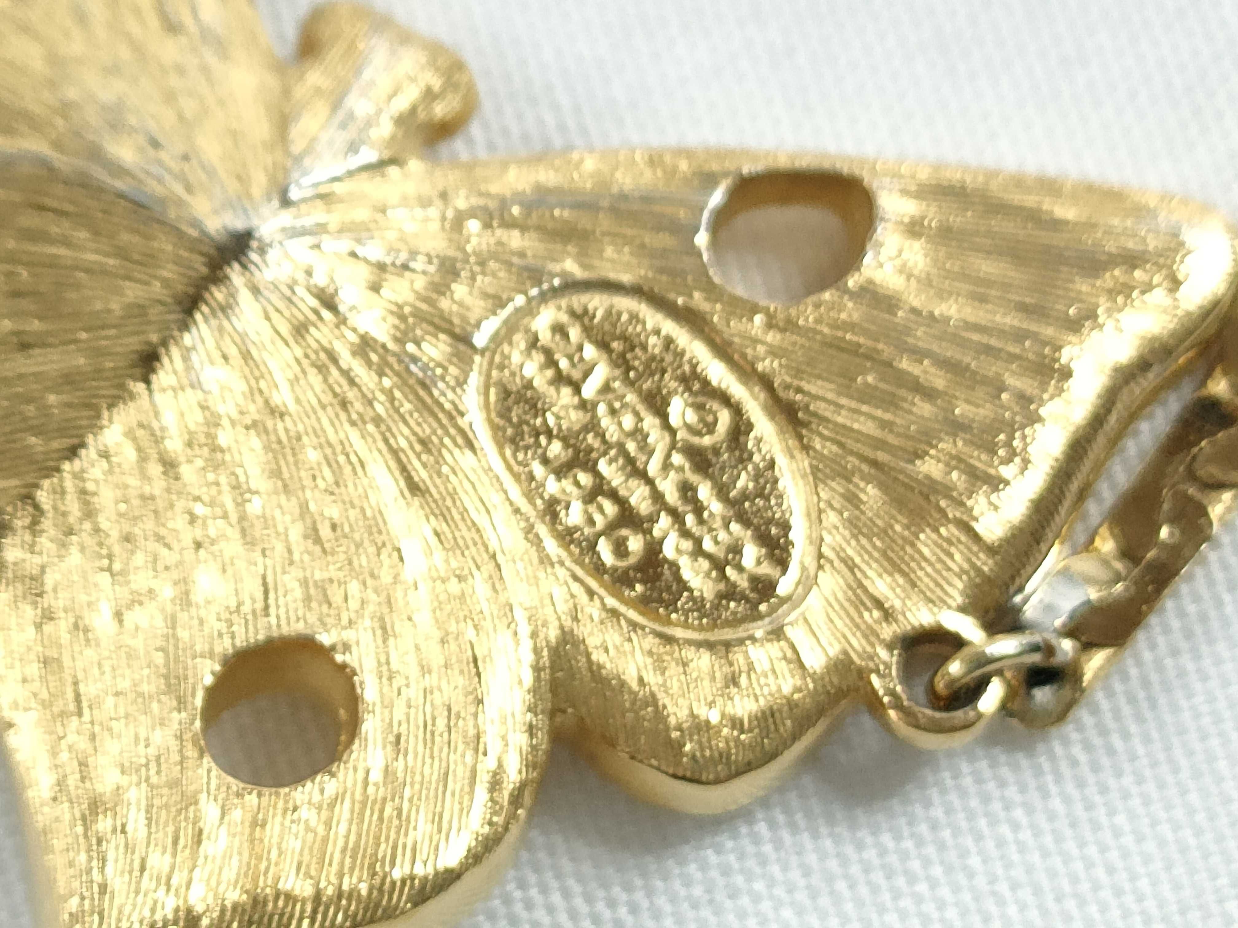 necklace — view 3