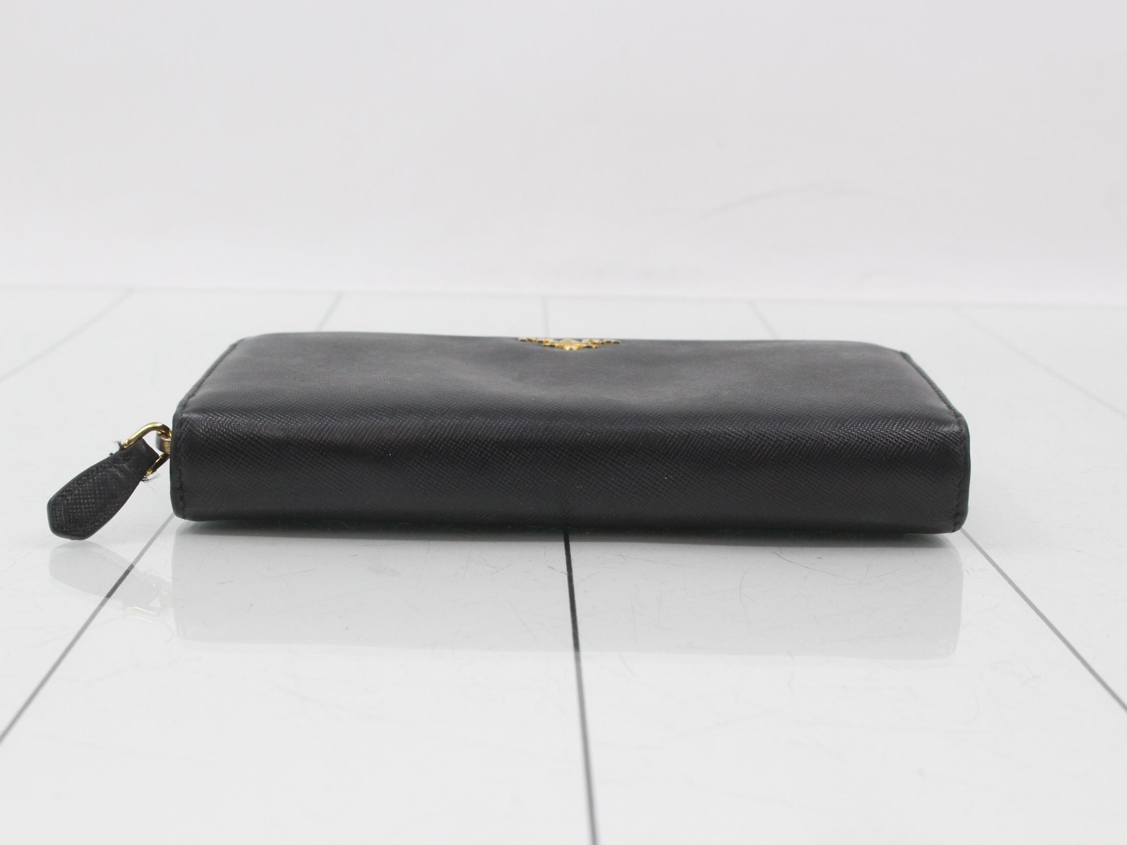 Saffiano Round Zipper Bi-fold Long Wallet — view 3