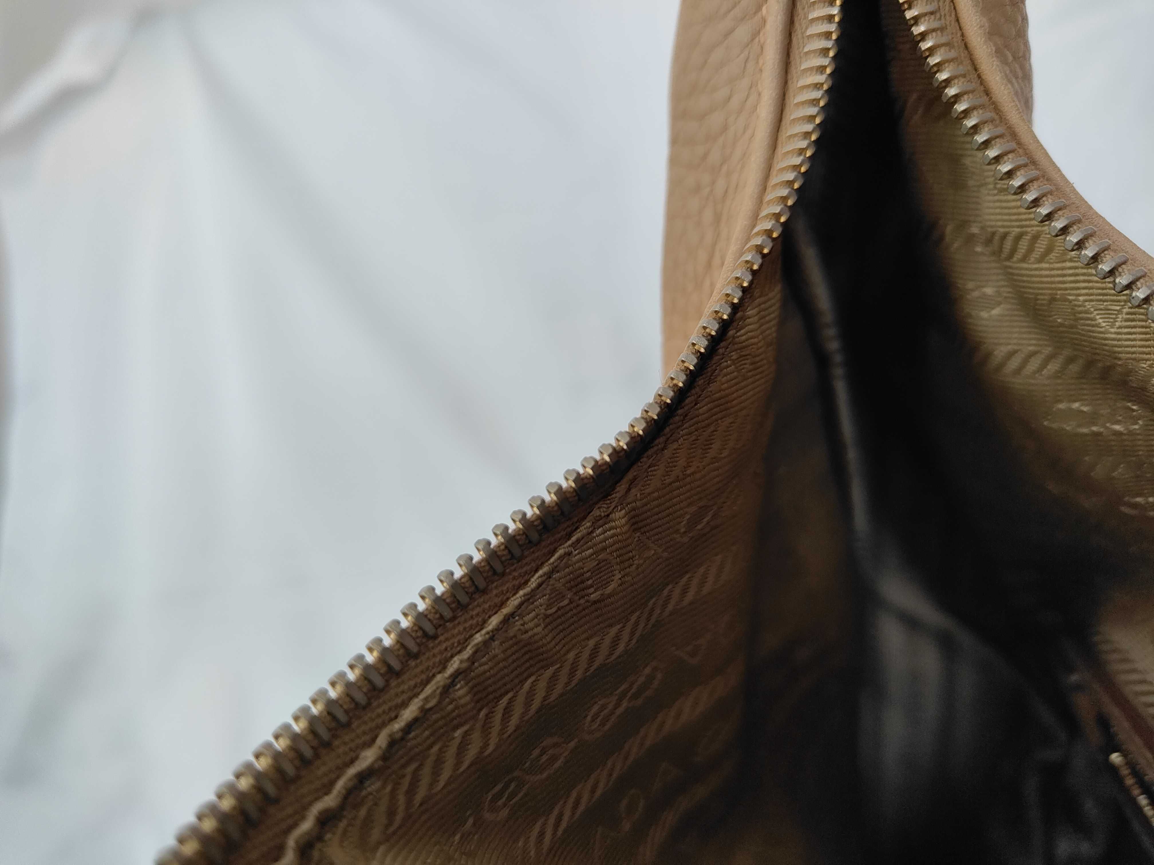 Soft Calfskin Hobo Shoulder Bag BR4373 Shoulder Bag — view 9