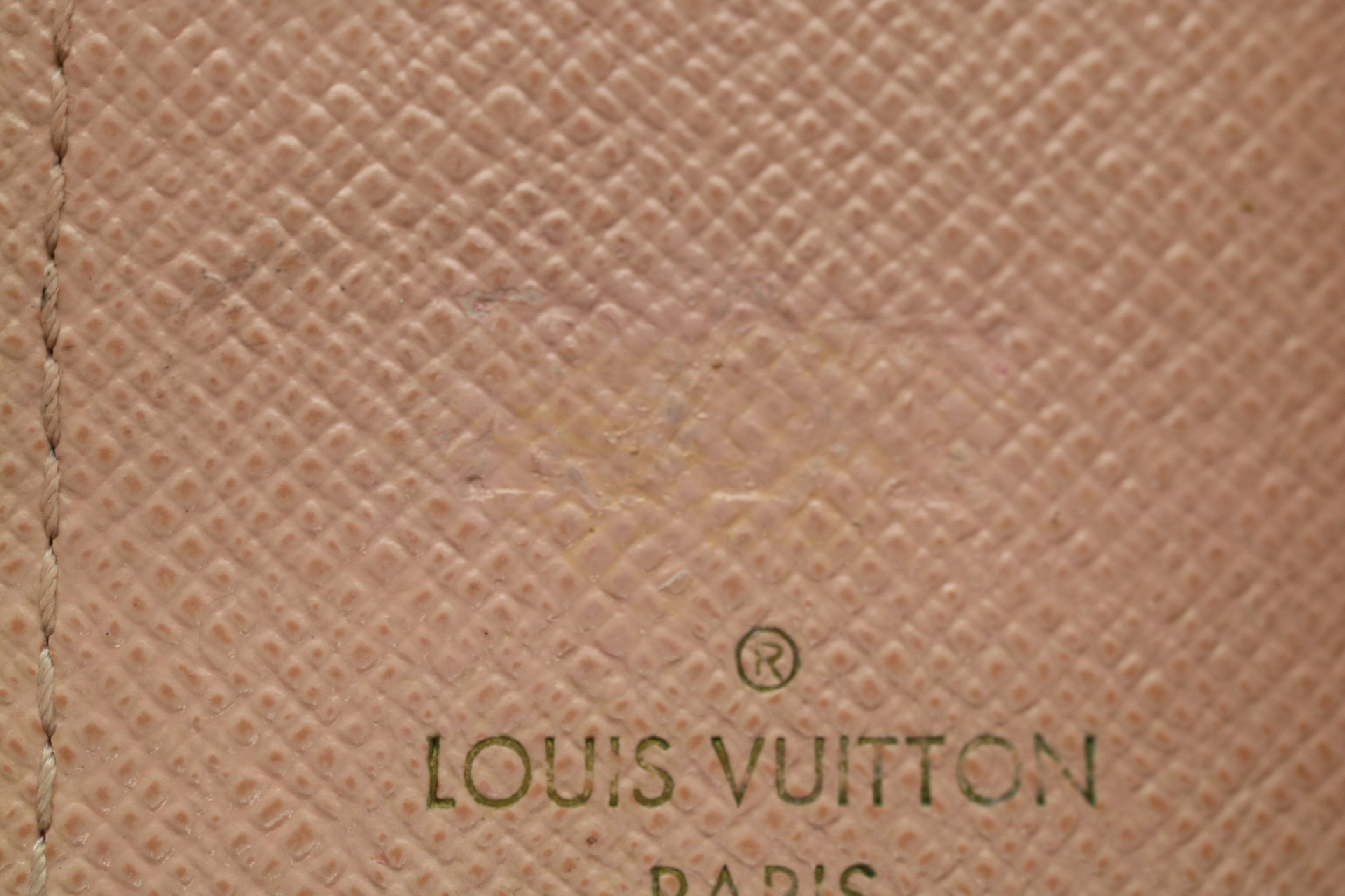 Monogram Rose Ballerine Portefeuille Zoé Compact Wallet — view 9