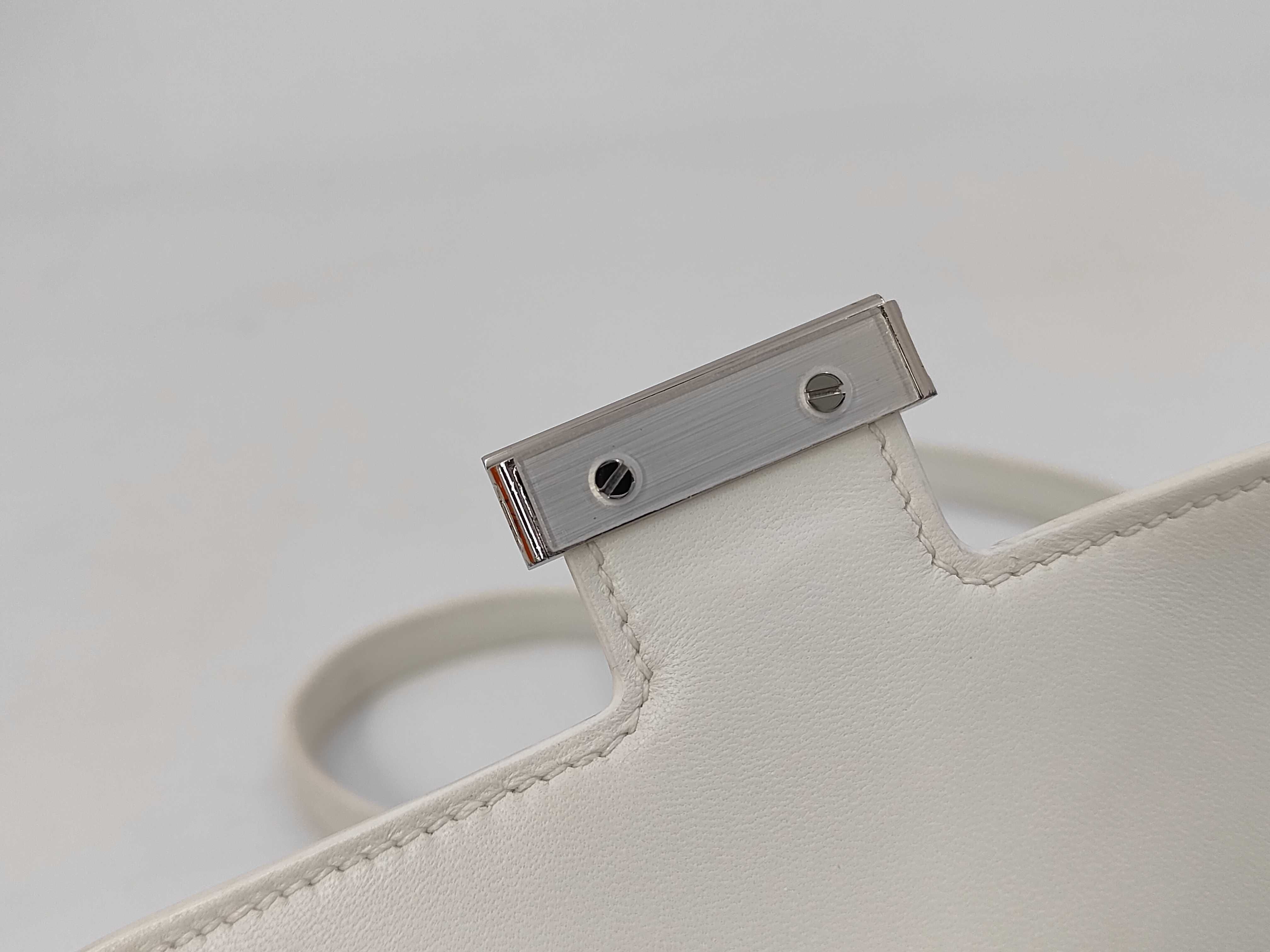 Constance 3 Mini Miroir Evercolor Alligator Shoulder Bag (B stamp, white x Grisimon) — view 8