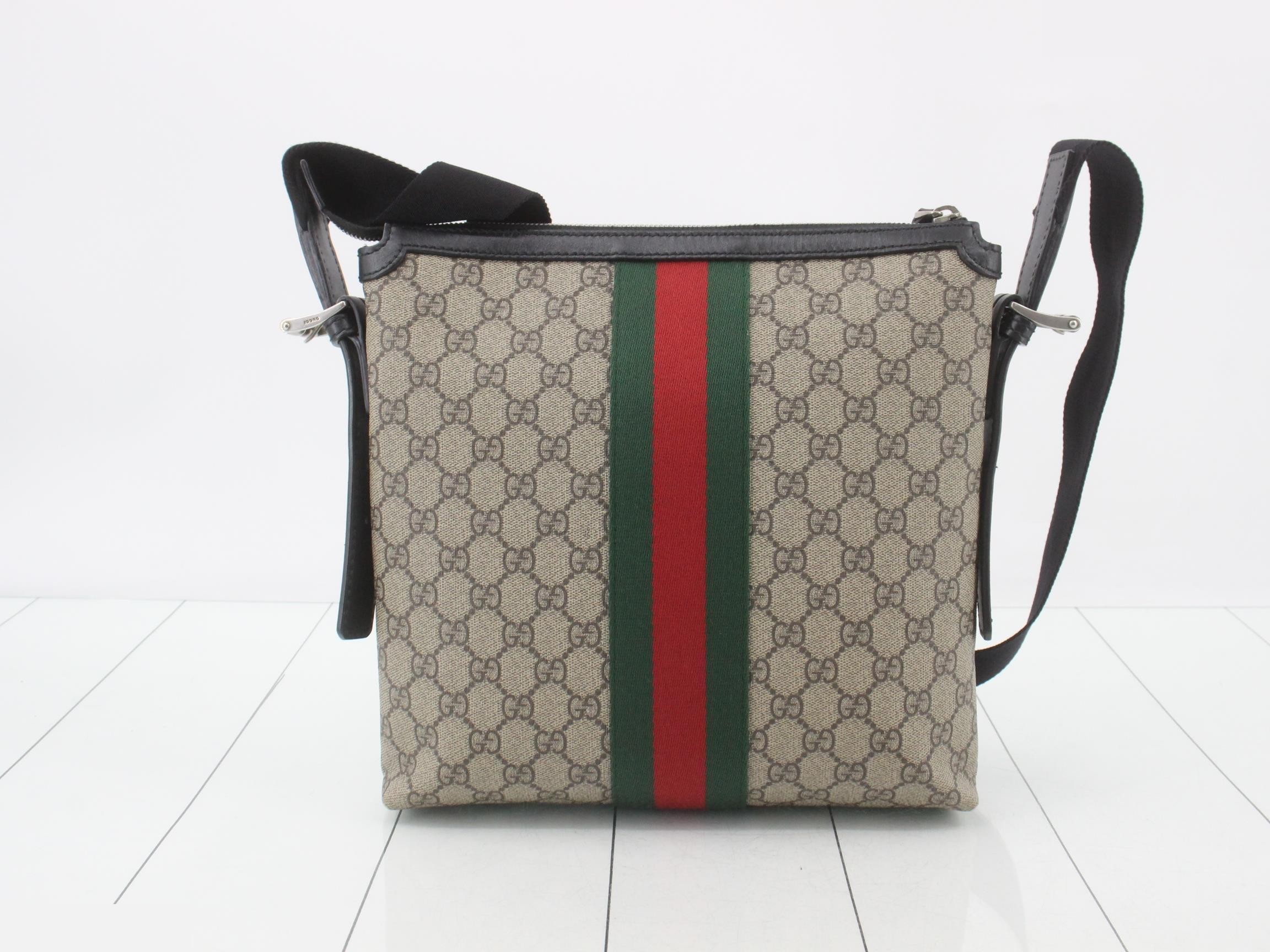 GG Supreme Shoulder Bag — view 2
