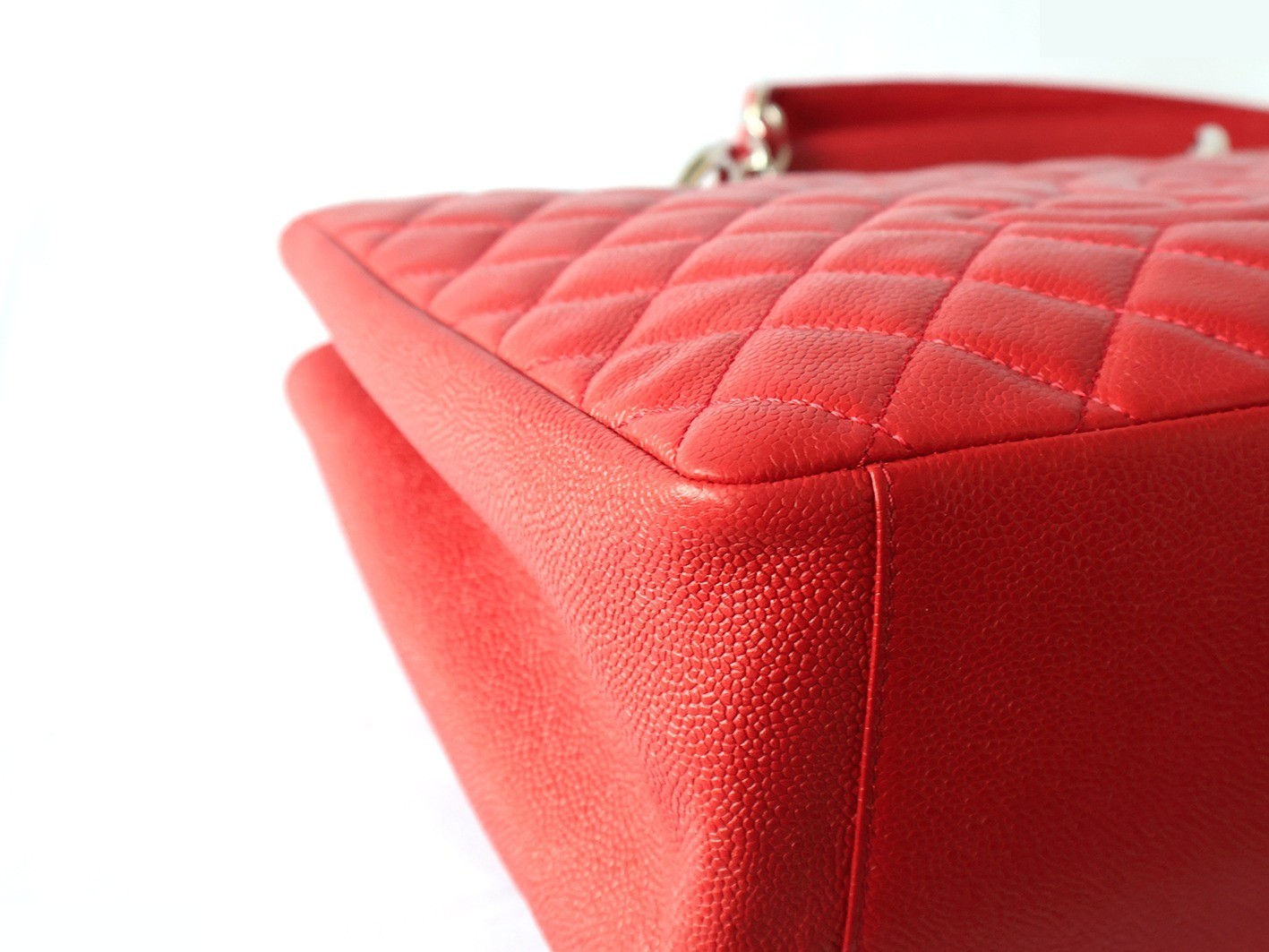 Caviar Skin GST Chain Tote Bag, Red — view 3