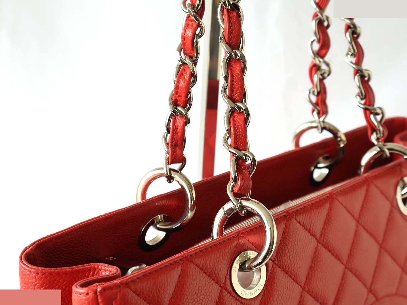 Caviar Skin GST Chain Tote Bag, Red — view 7